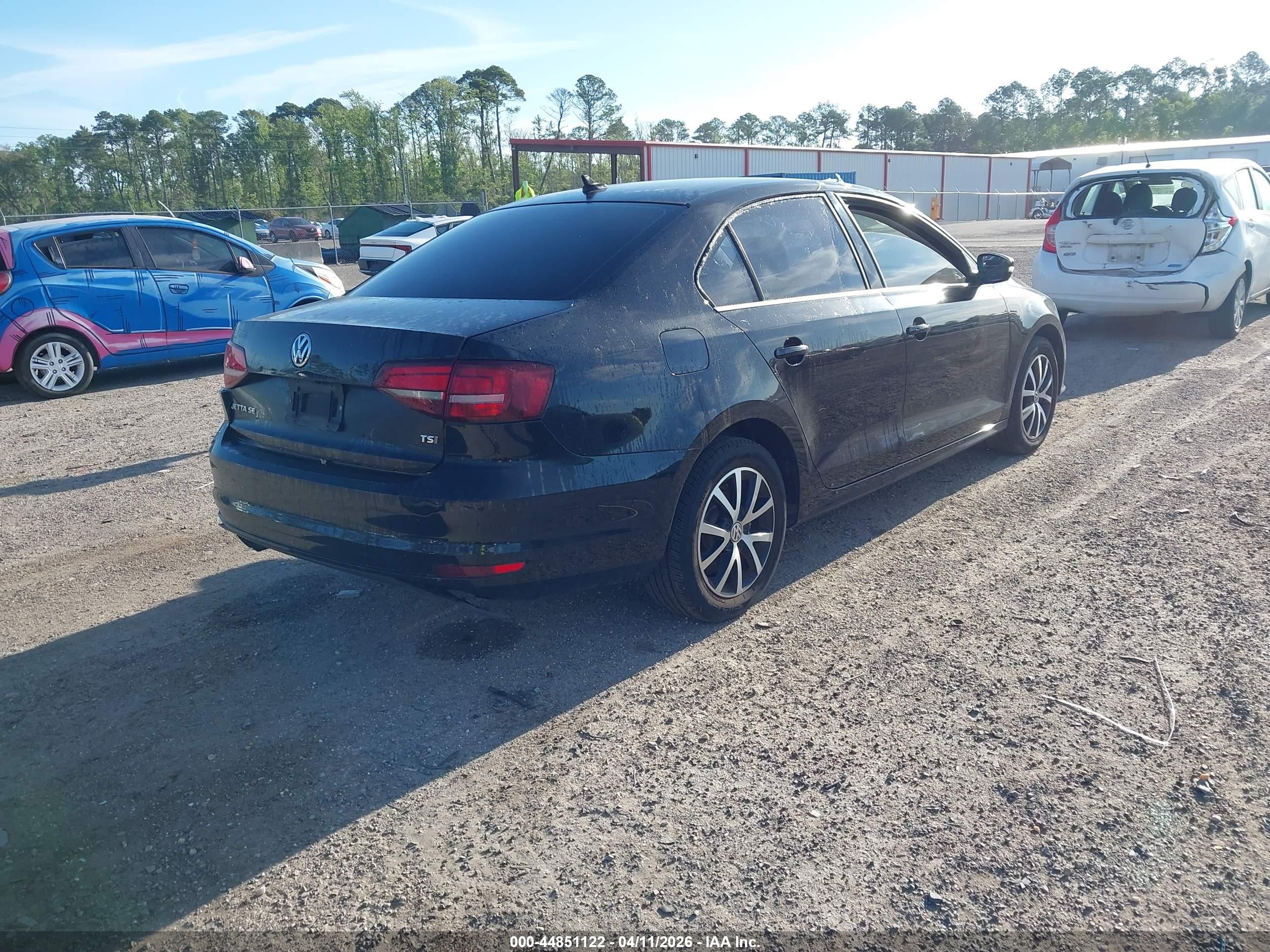 VOLKSWAGEN JETTA image 4