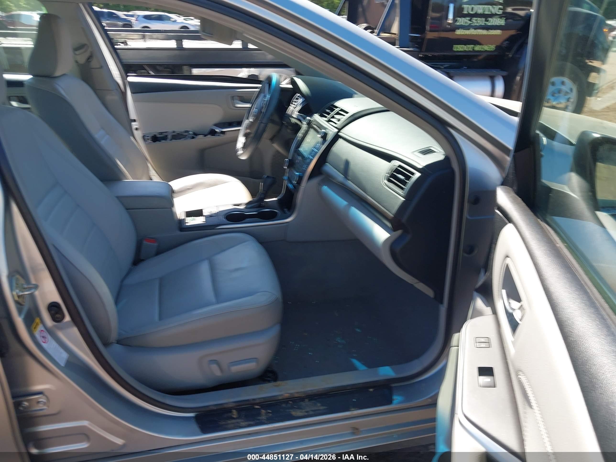 TOYOTA CAMRY image 5