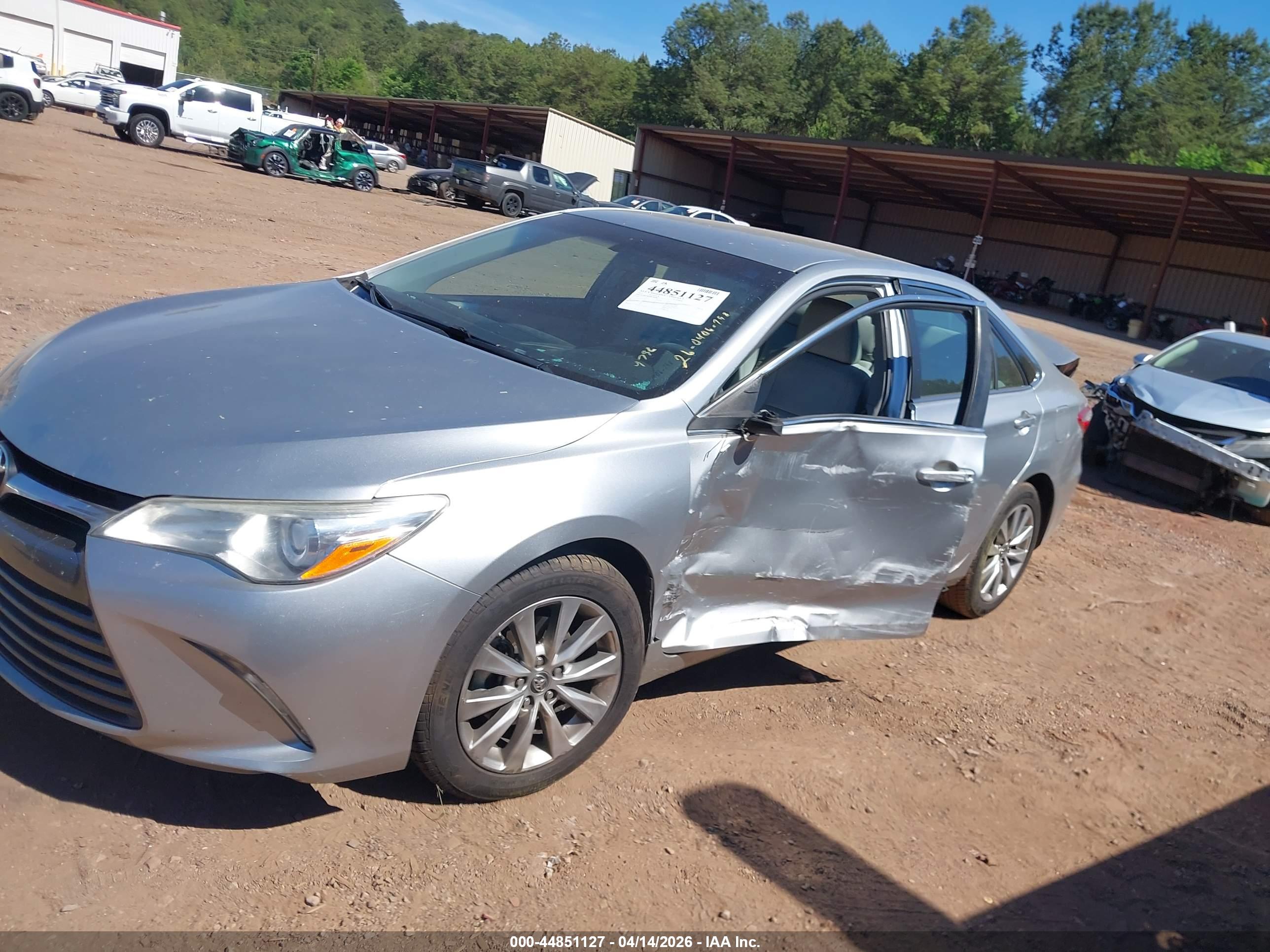 TOYOTA CAMRY image 6
