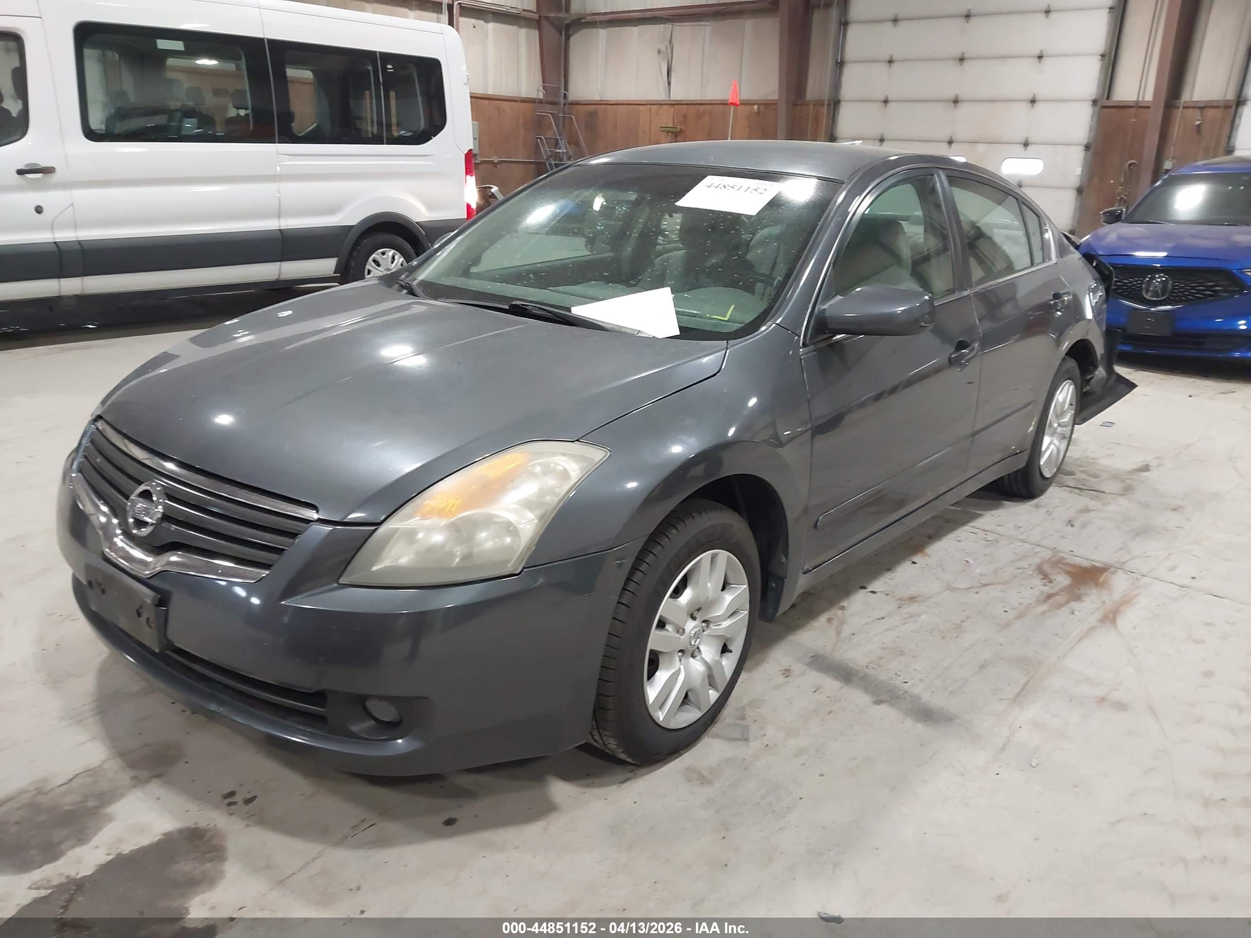 NISSAN ALTIMA image 2