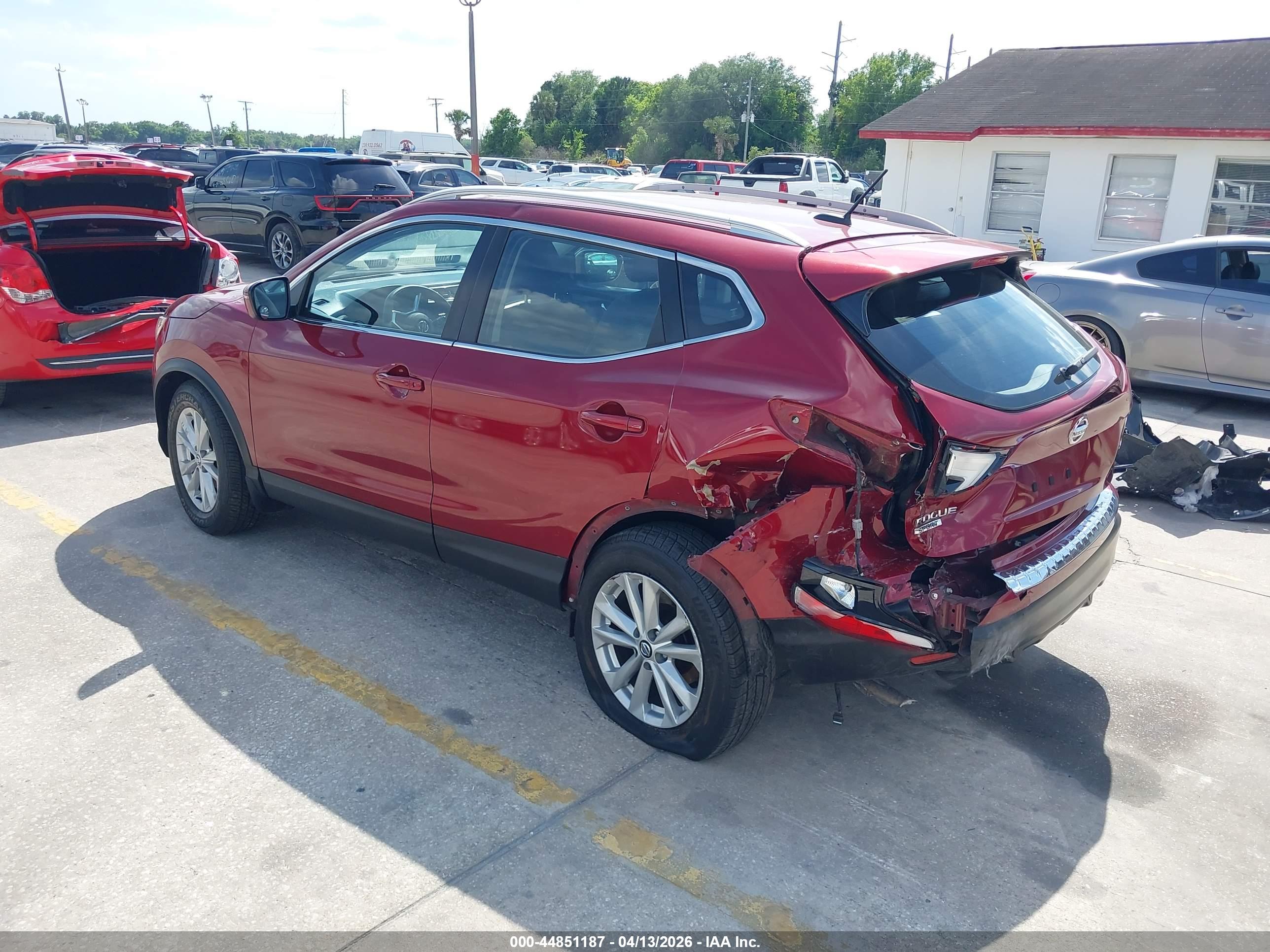 NISSAN ROGUE image 3