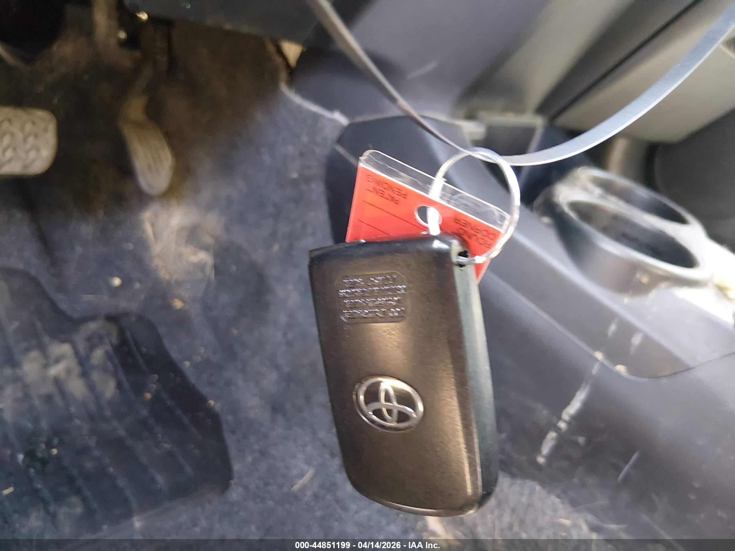 TOYOTA PRIUS image 11
