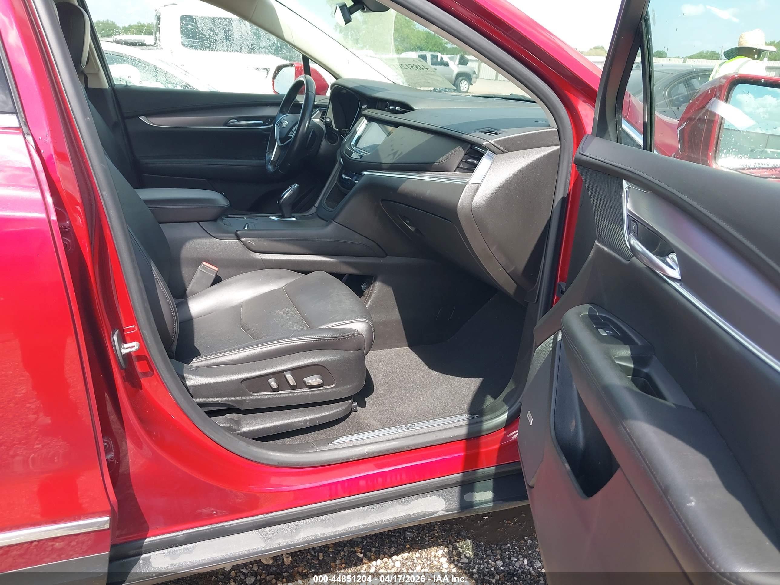 CADILLAC XT5 image 5