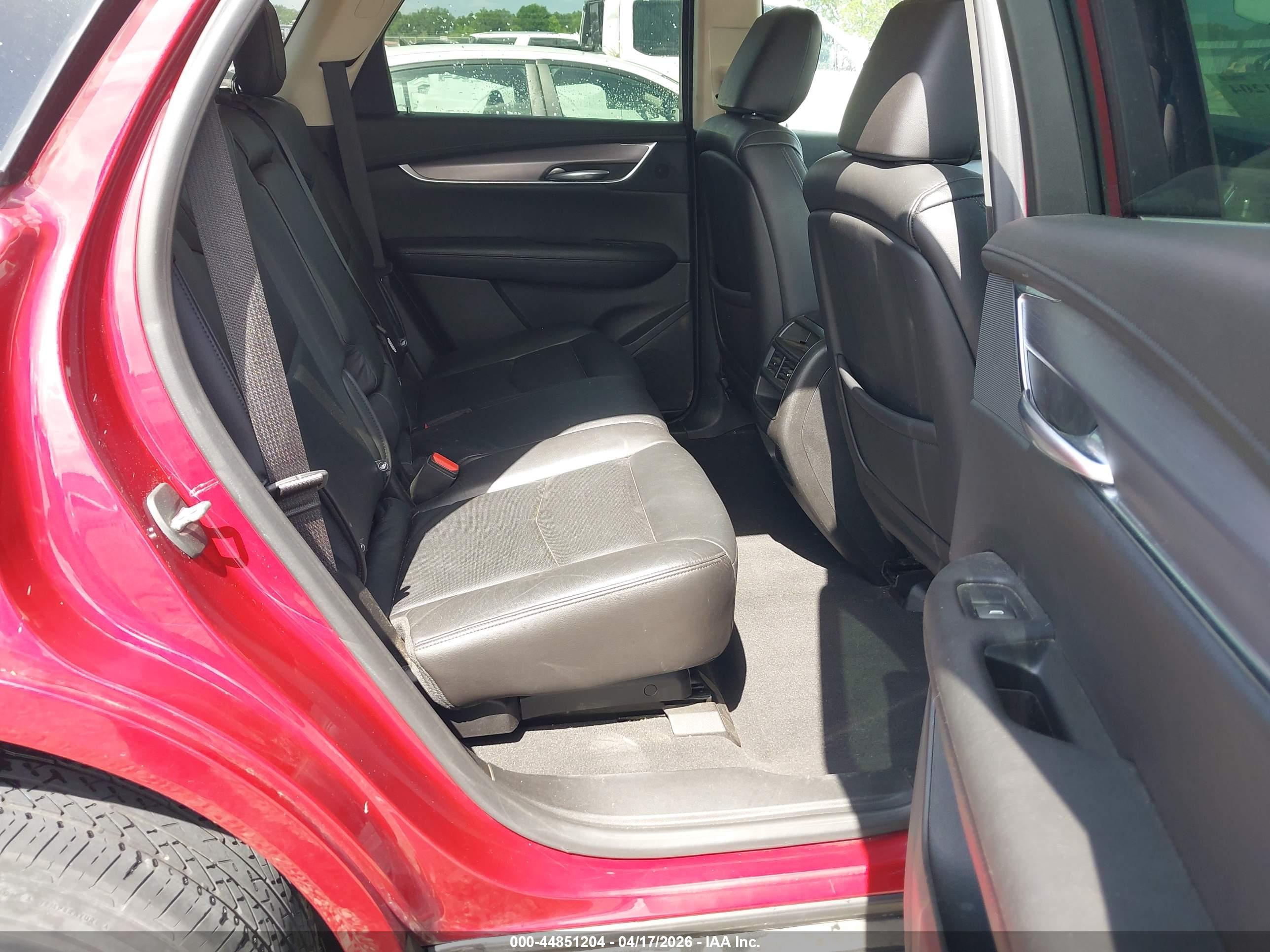 CADILLAC XT5 image 8