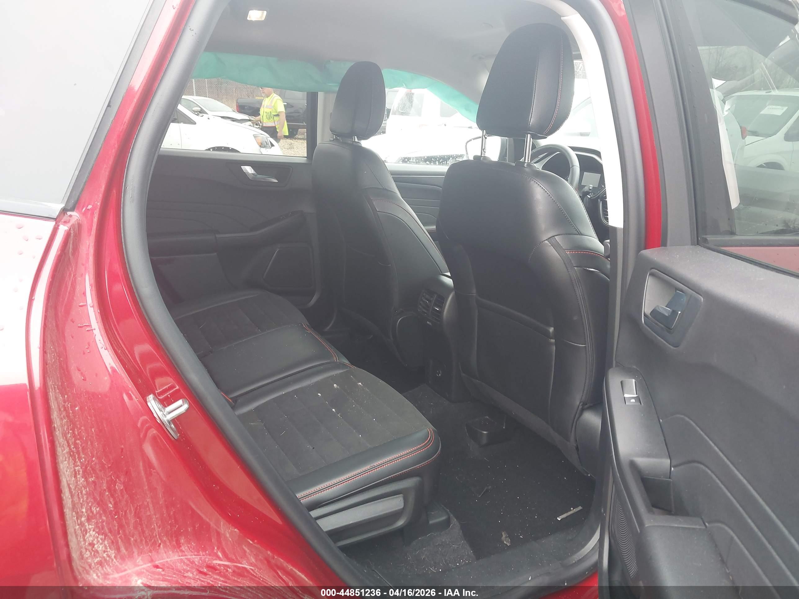 FORD ESCAPE image 8