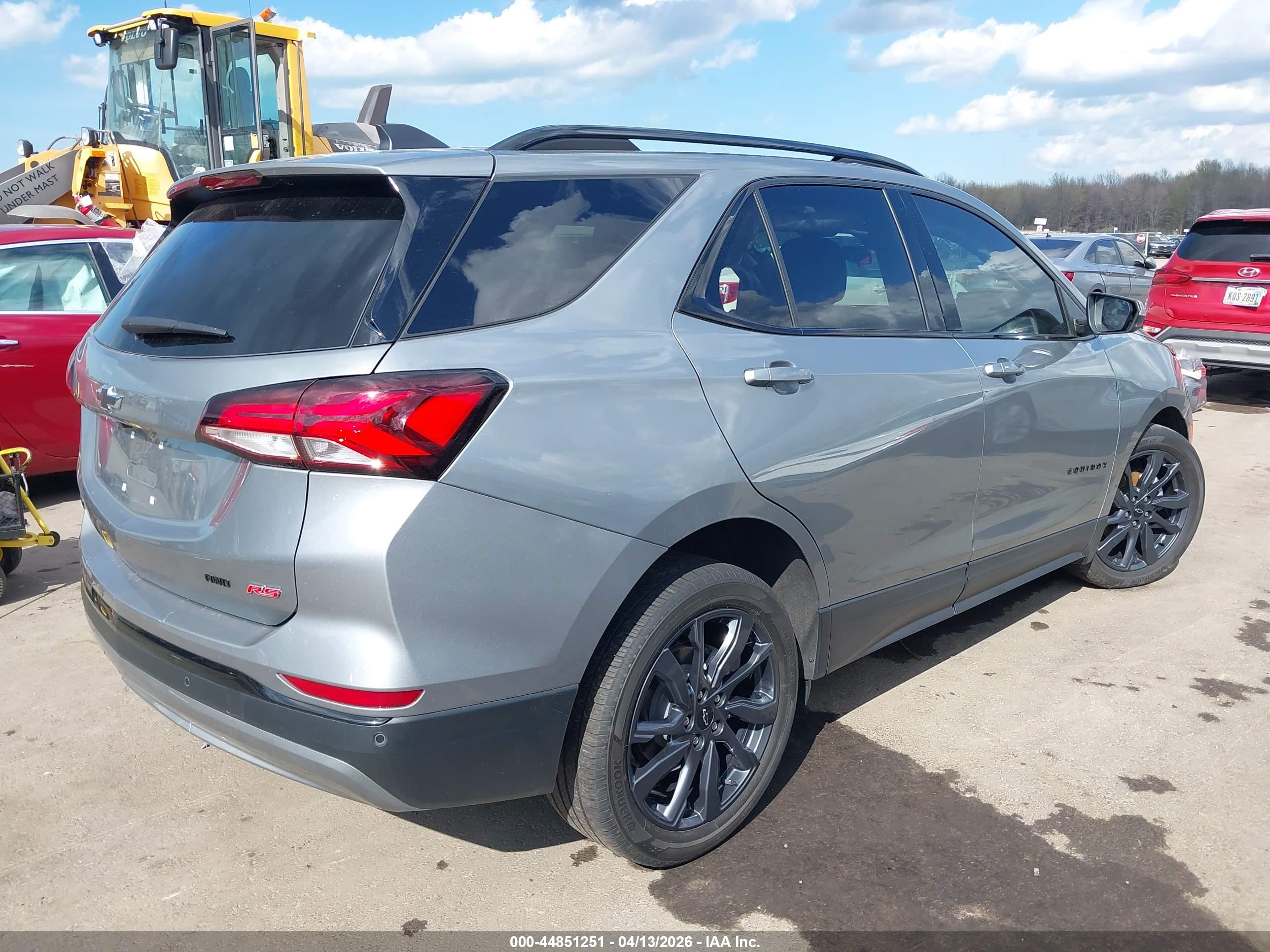 CHEVROLET EQUINOX image 4
