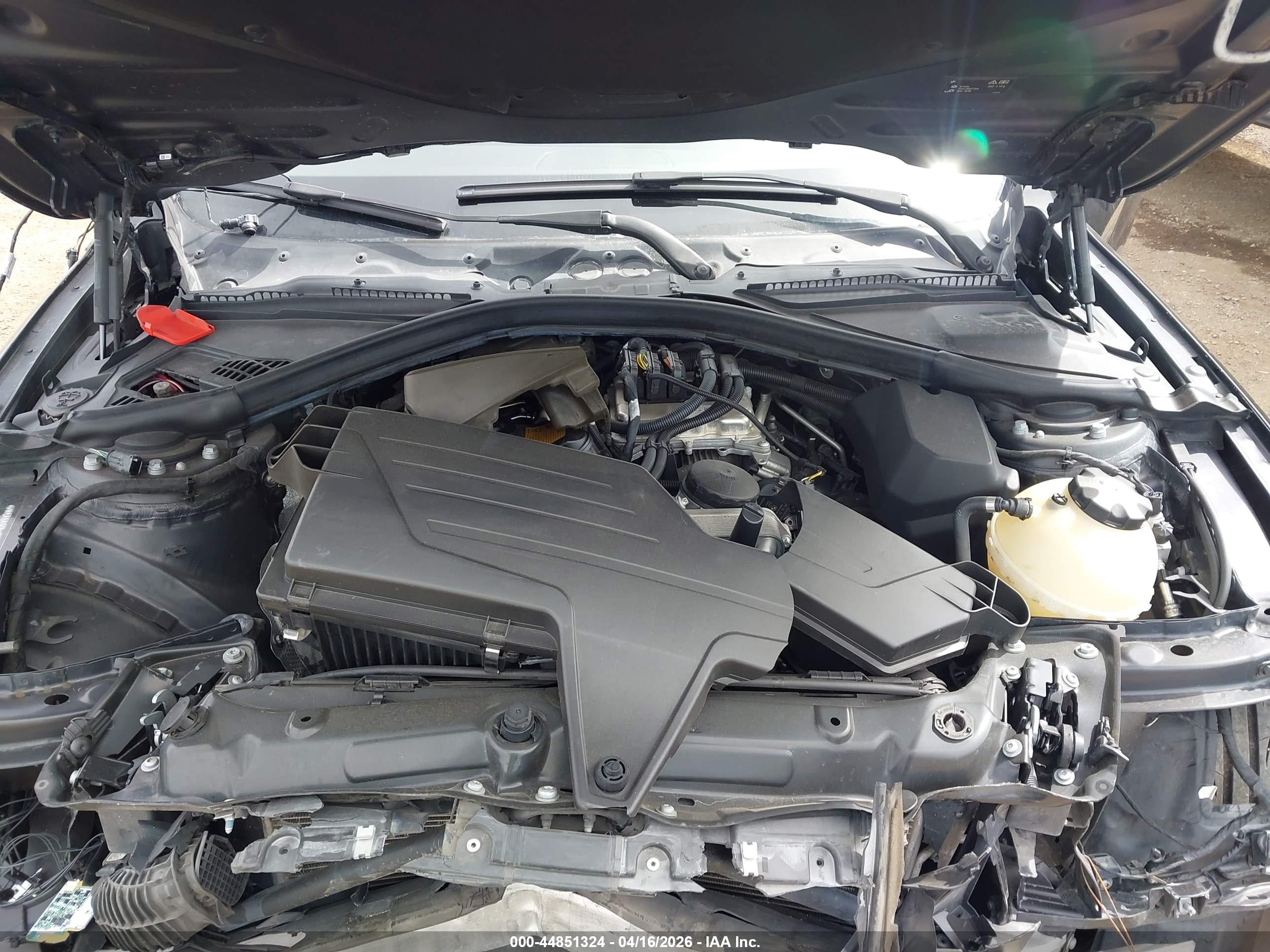 BMW 320I image 10