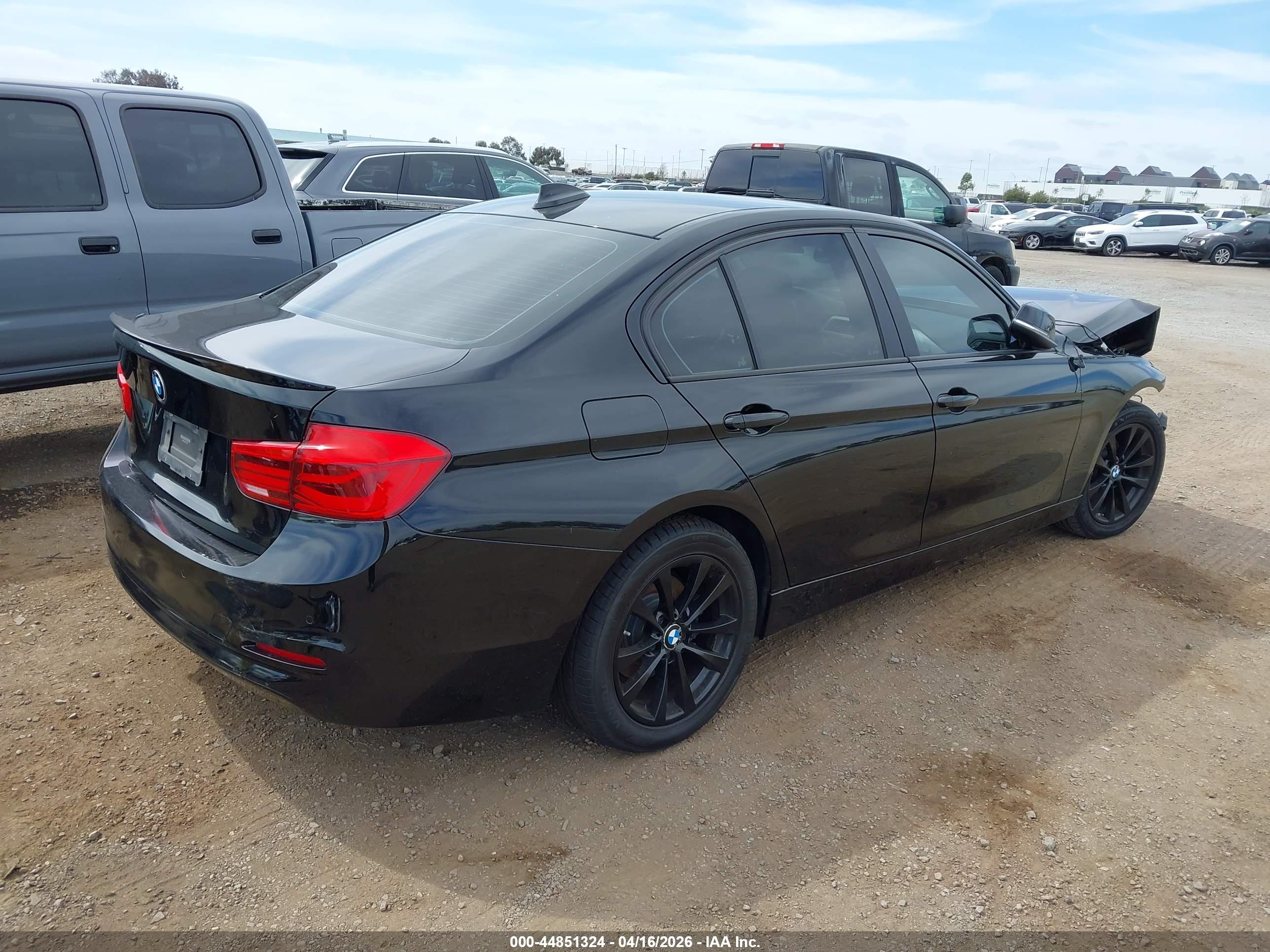 BMW 320I image 4