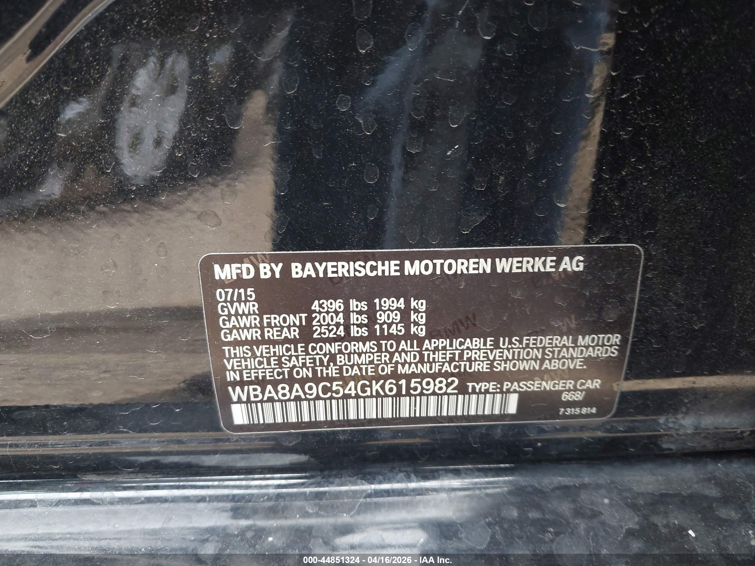 BMW 320I image 9
