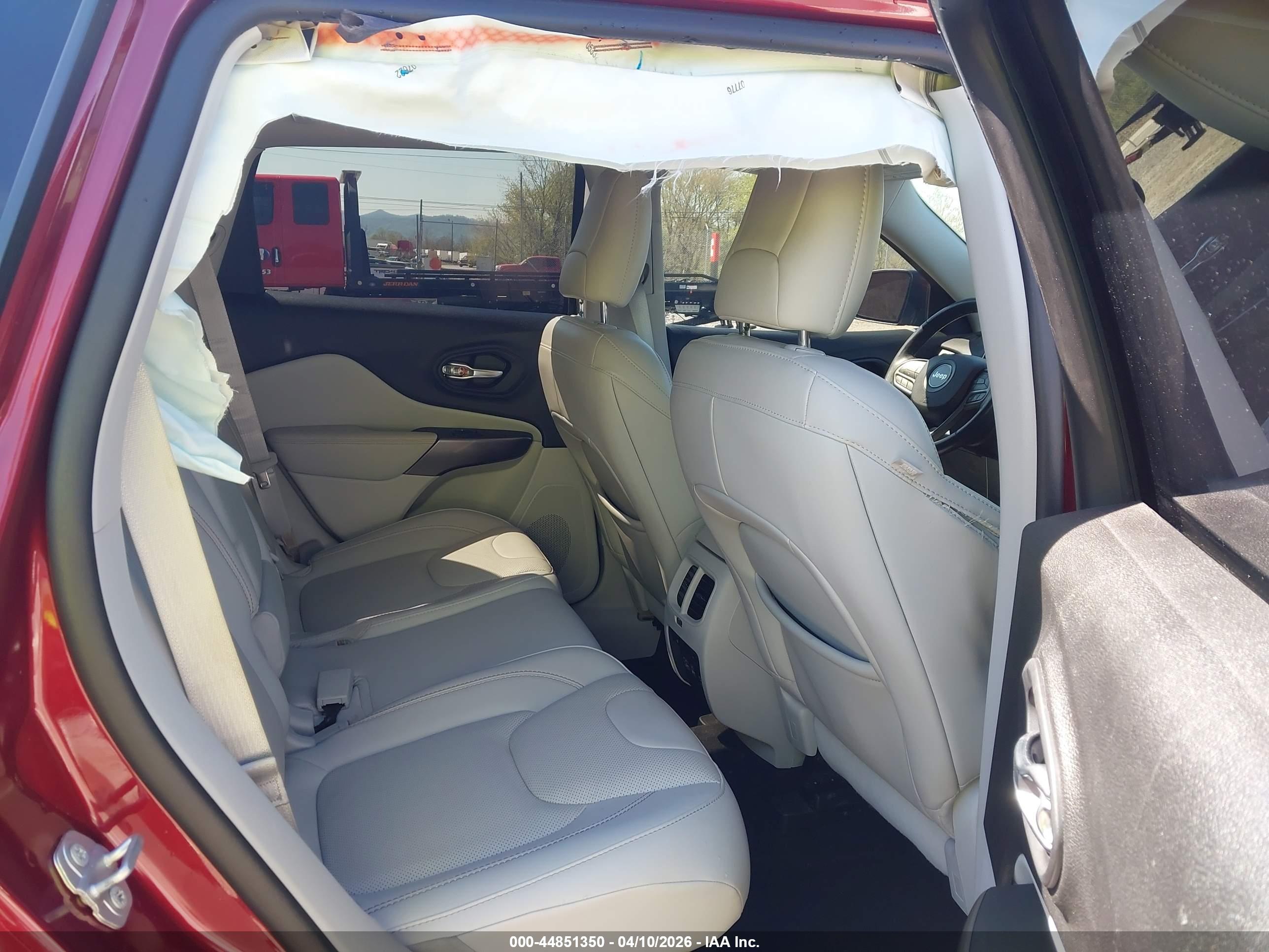 JEEP CHEROKEE image 8