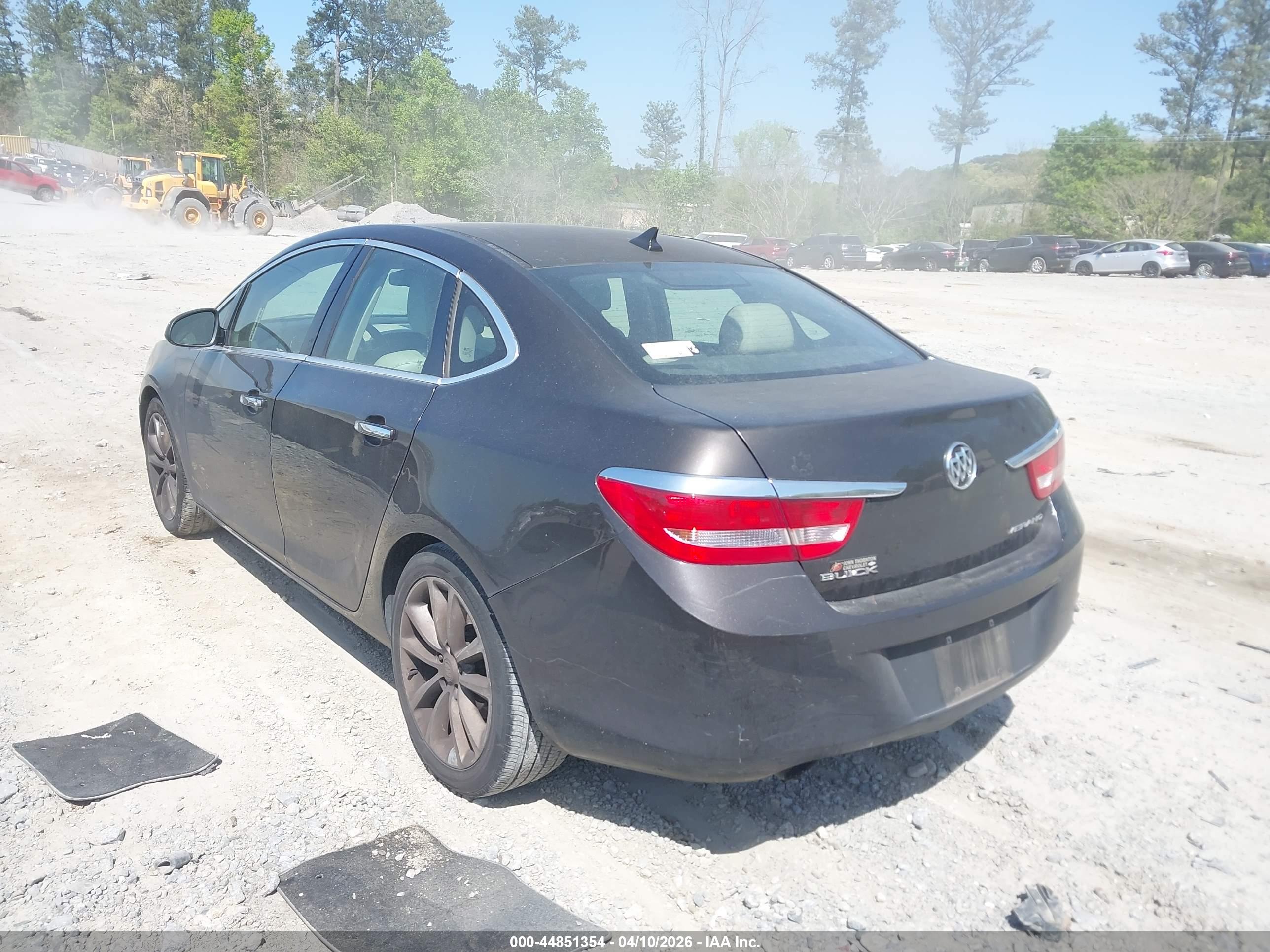 BUICK VERANO image 3