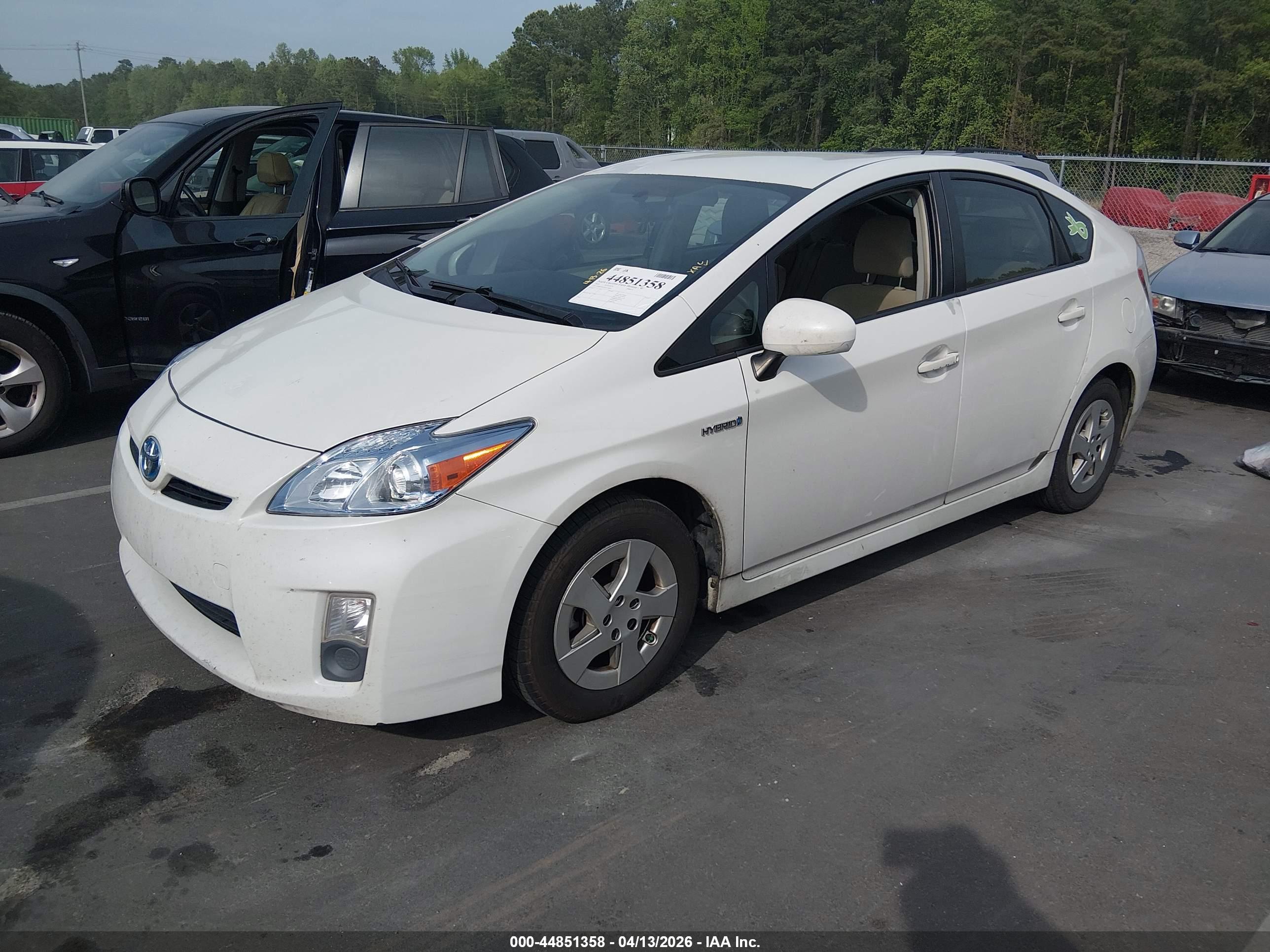 TOYOTA PRIUS image 2