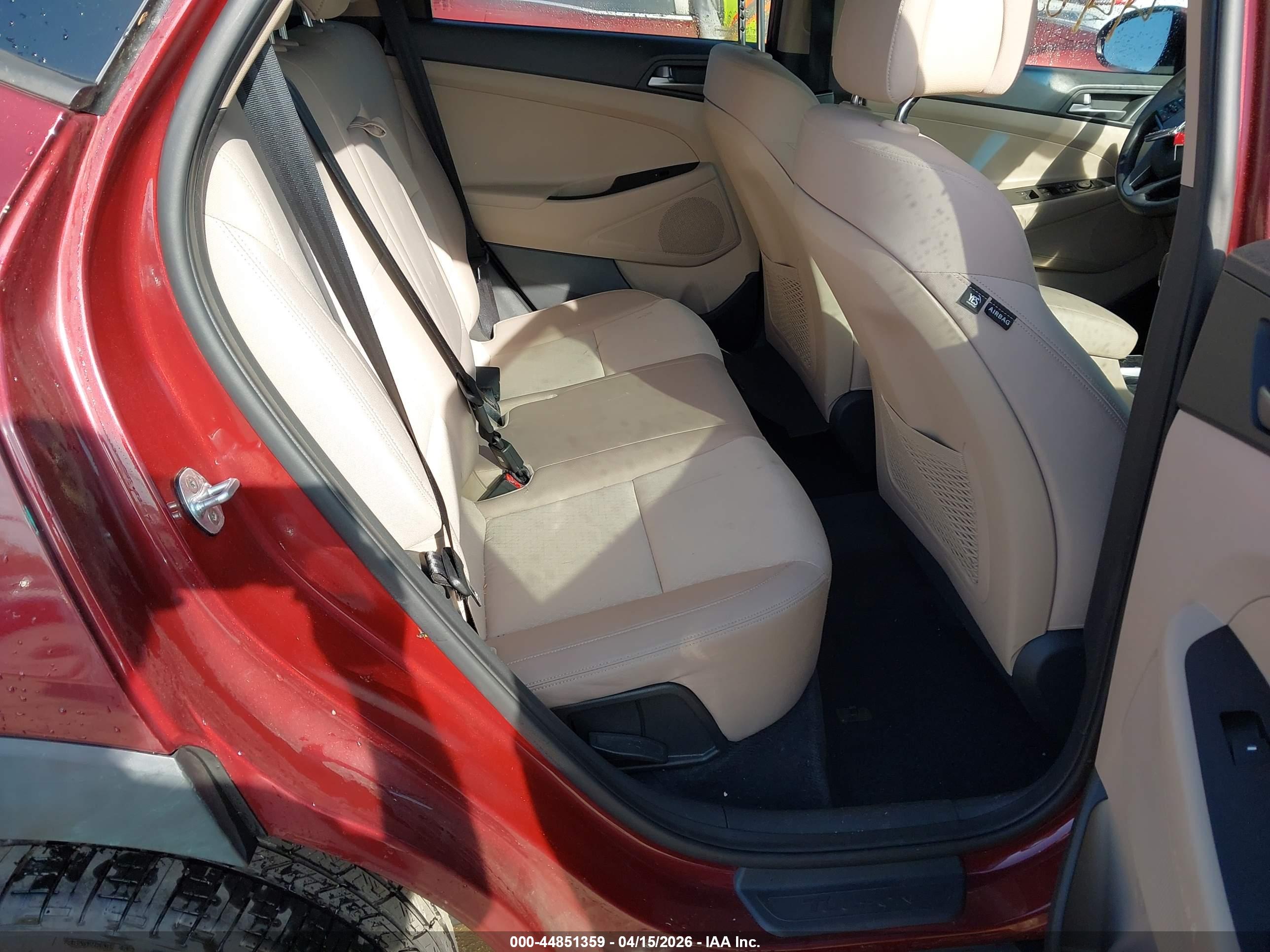 HYUNDAI TUCSON image 8