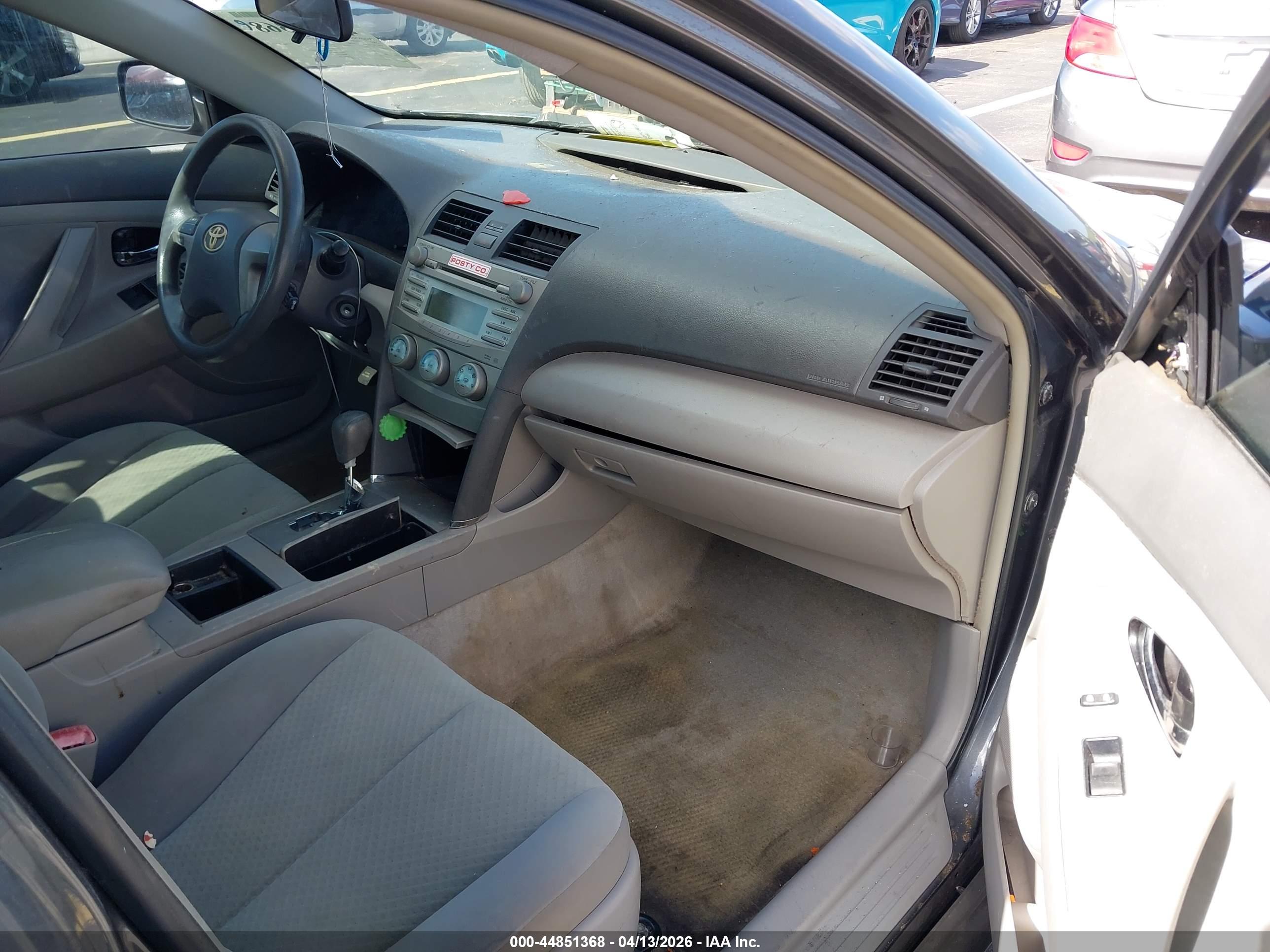 TOYOTA CAMRY image 5