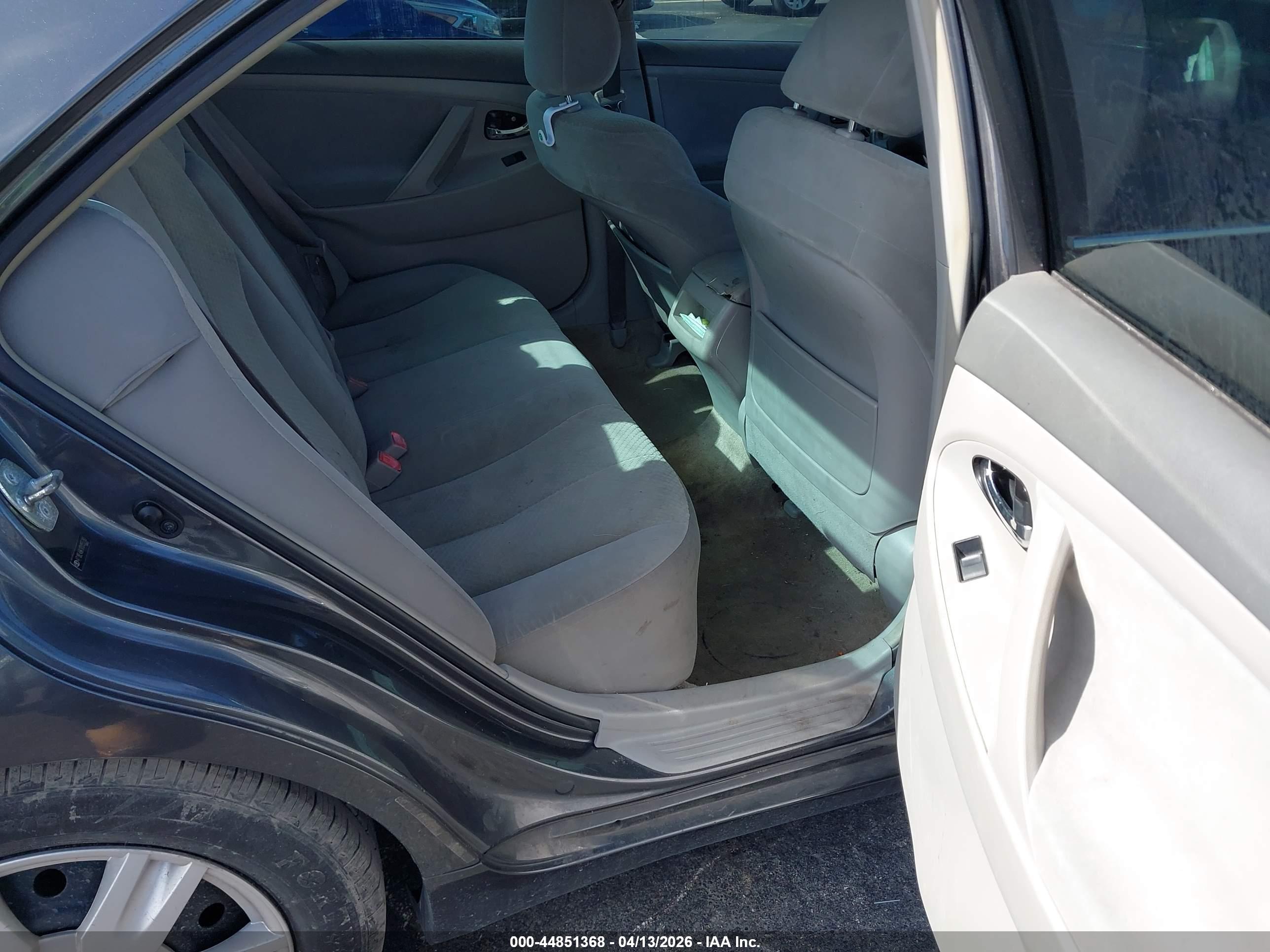 TOYOTA CAMRY image 8