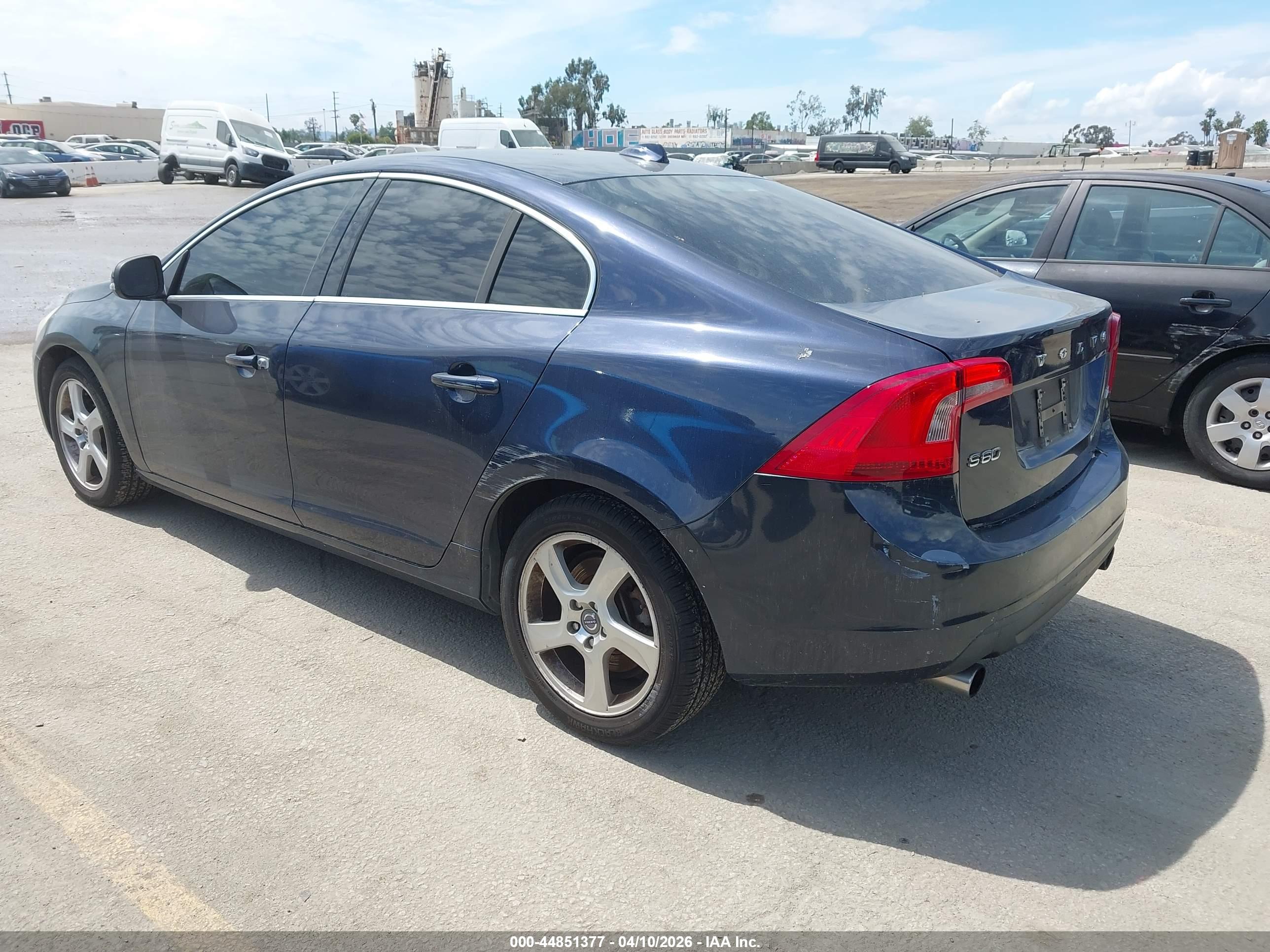 VOLVO S60 image 3