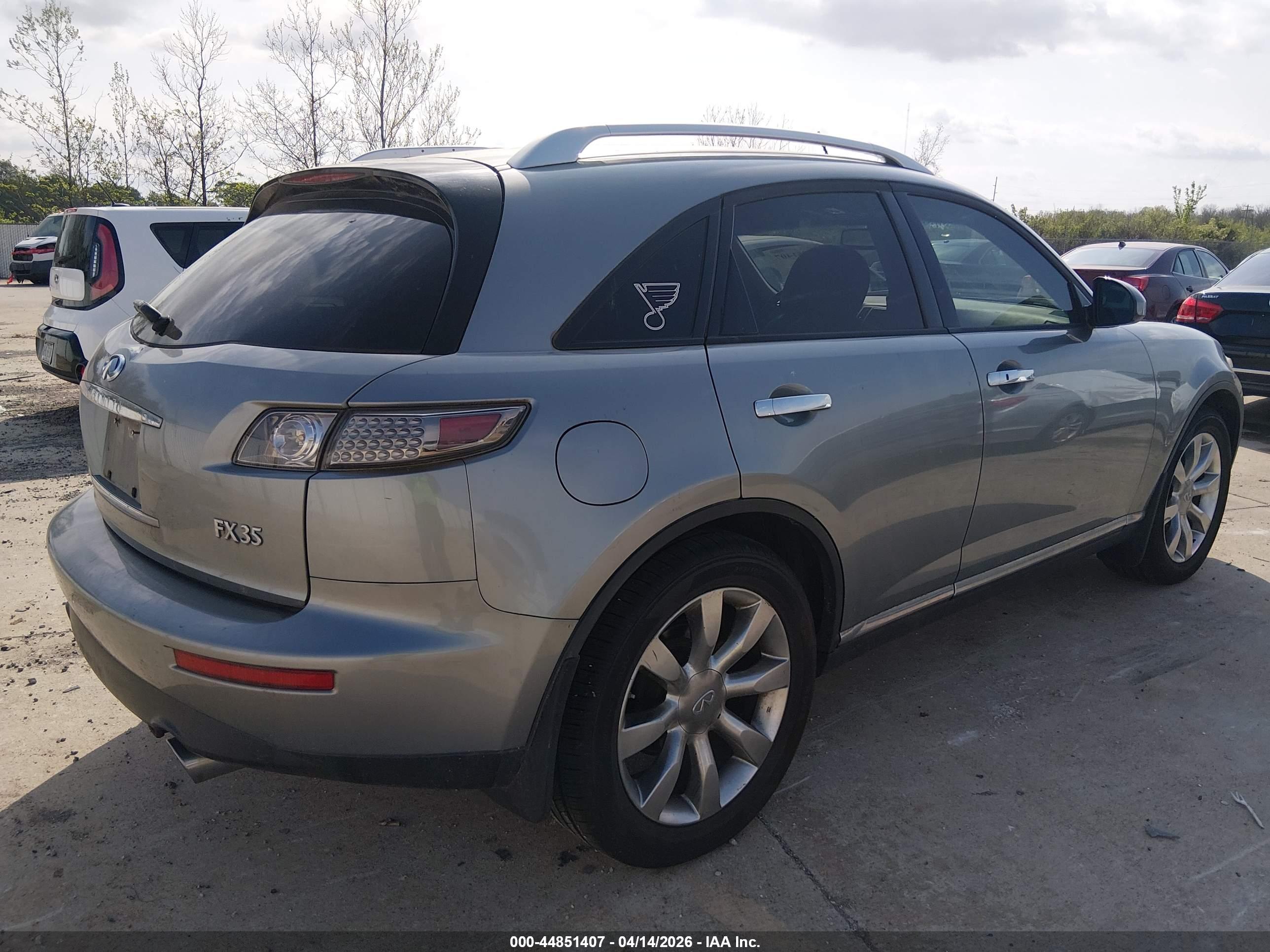 INFINITI FX35 image 4