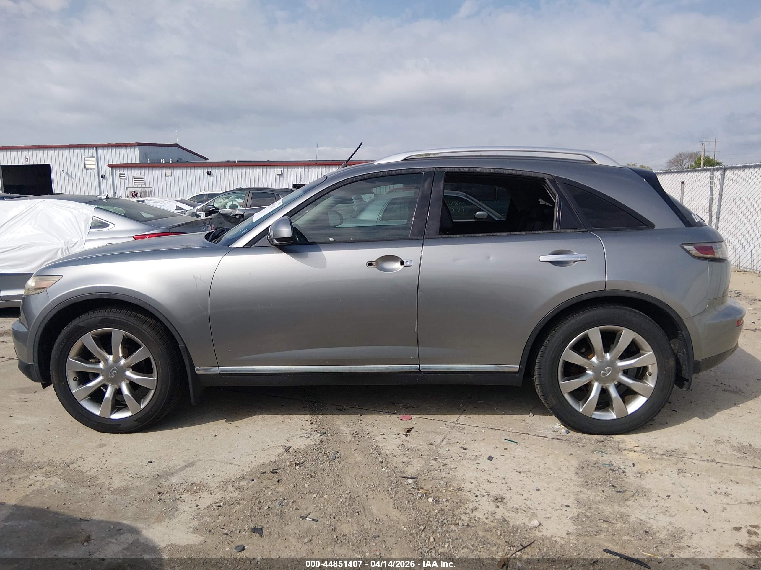 INFINITI FX35 image 6