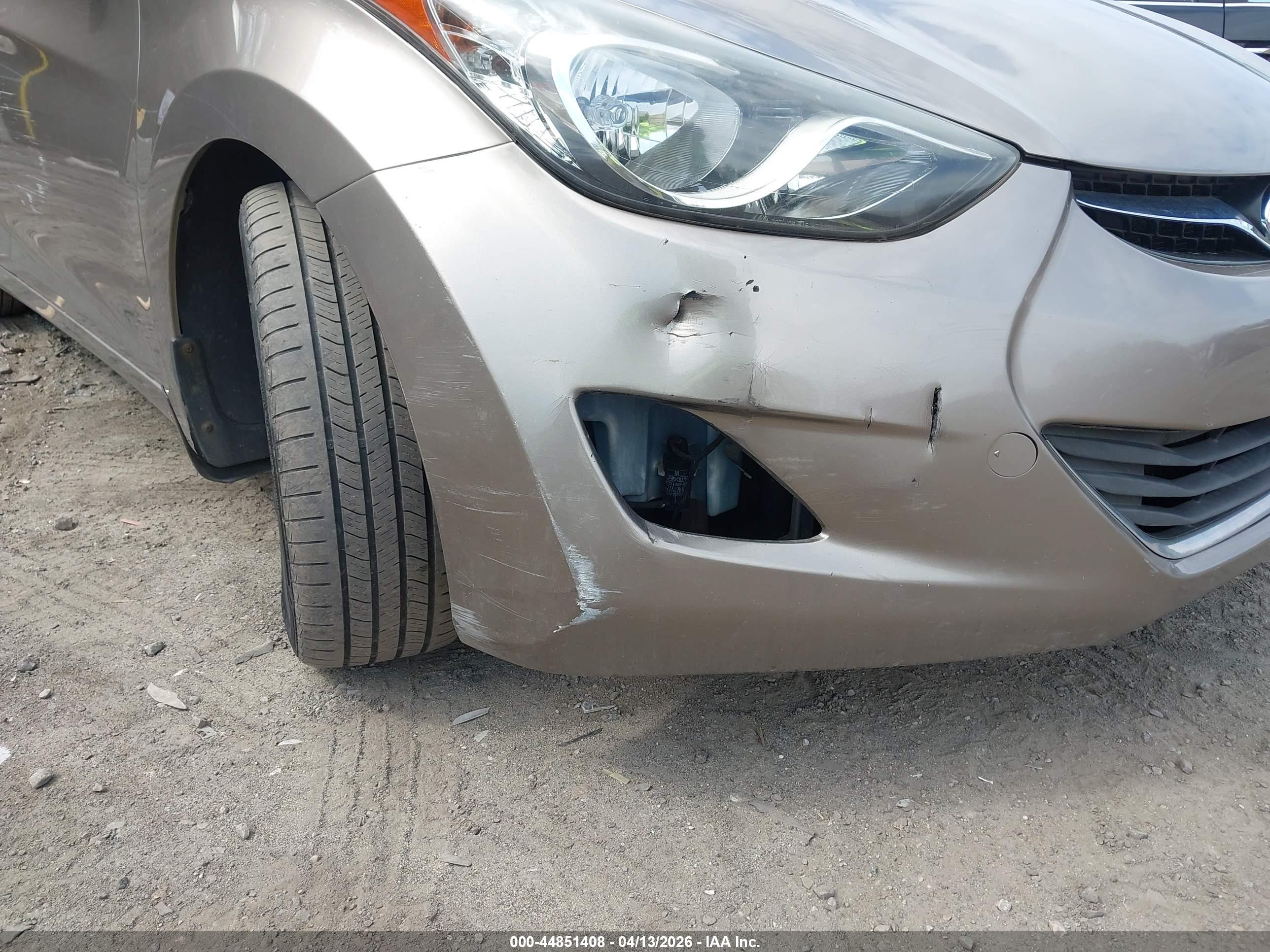 HYUNDAI ELANTRA image 6