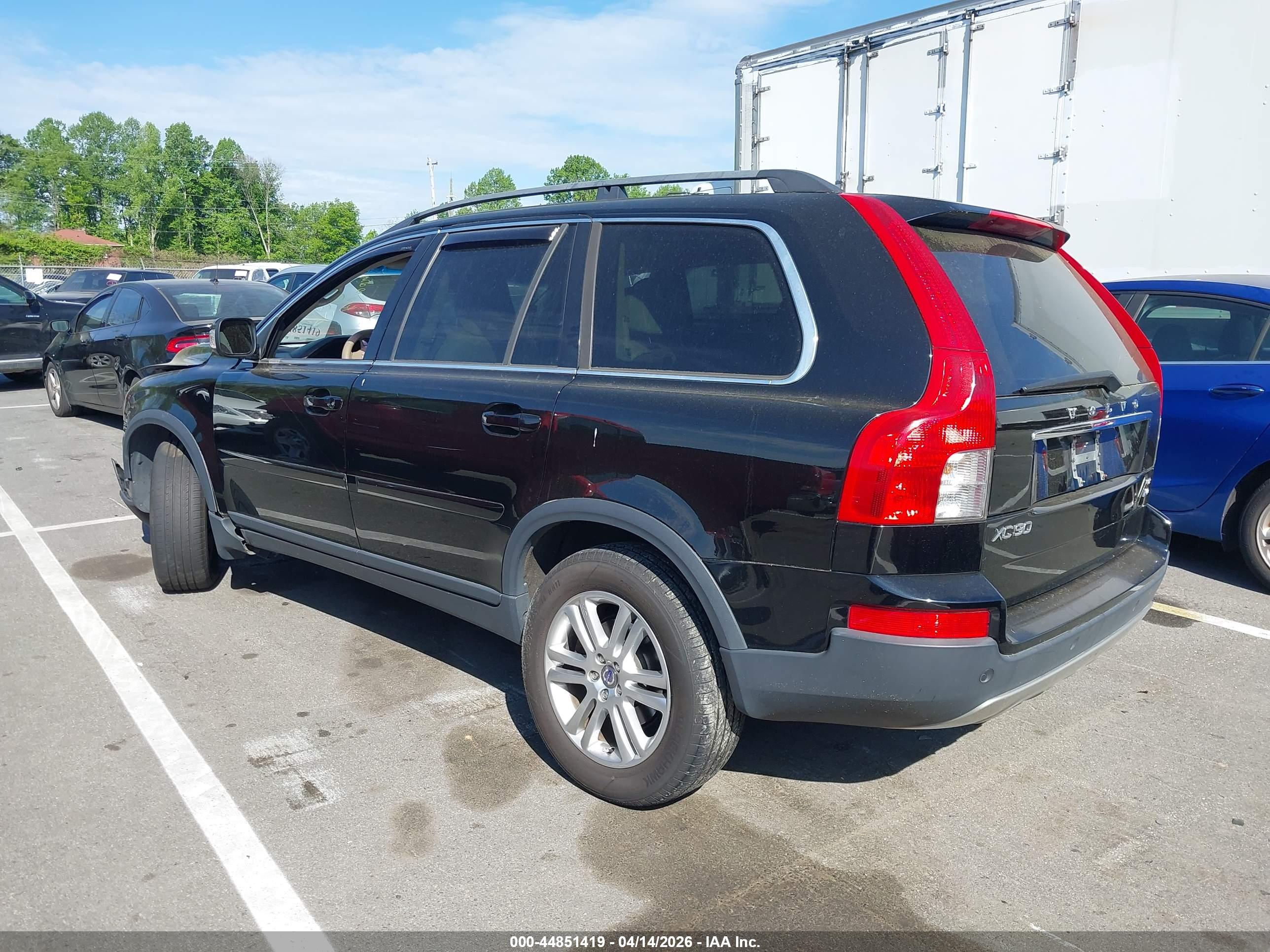 VOLVO XC90 image 3