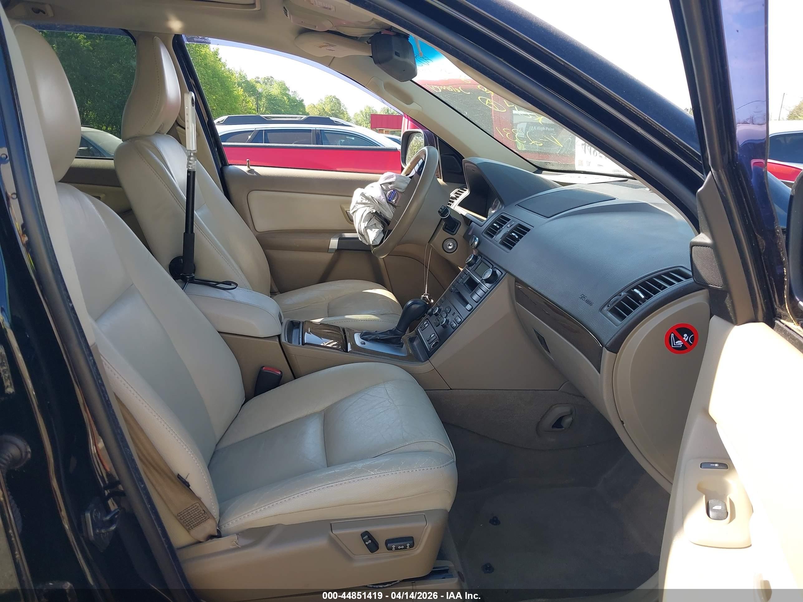 VOLVO XC90 image 5