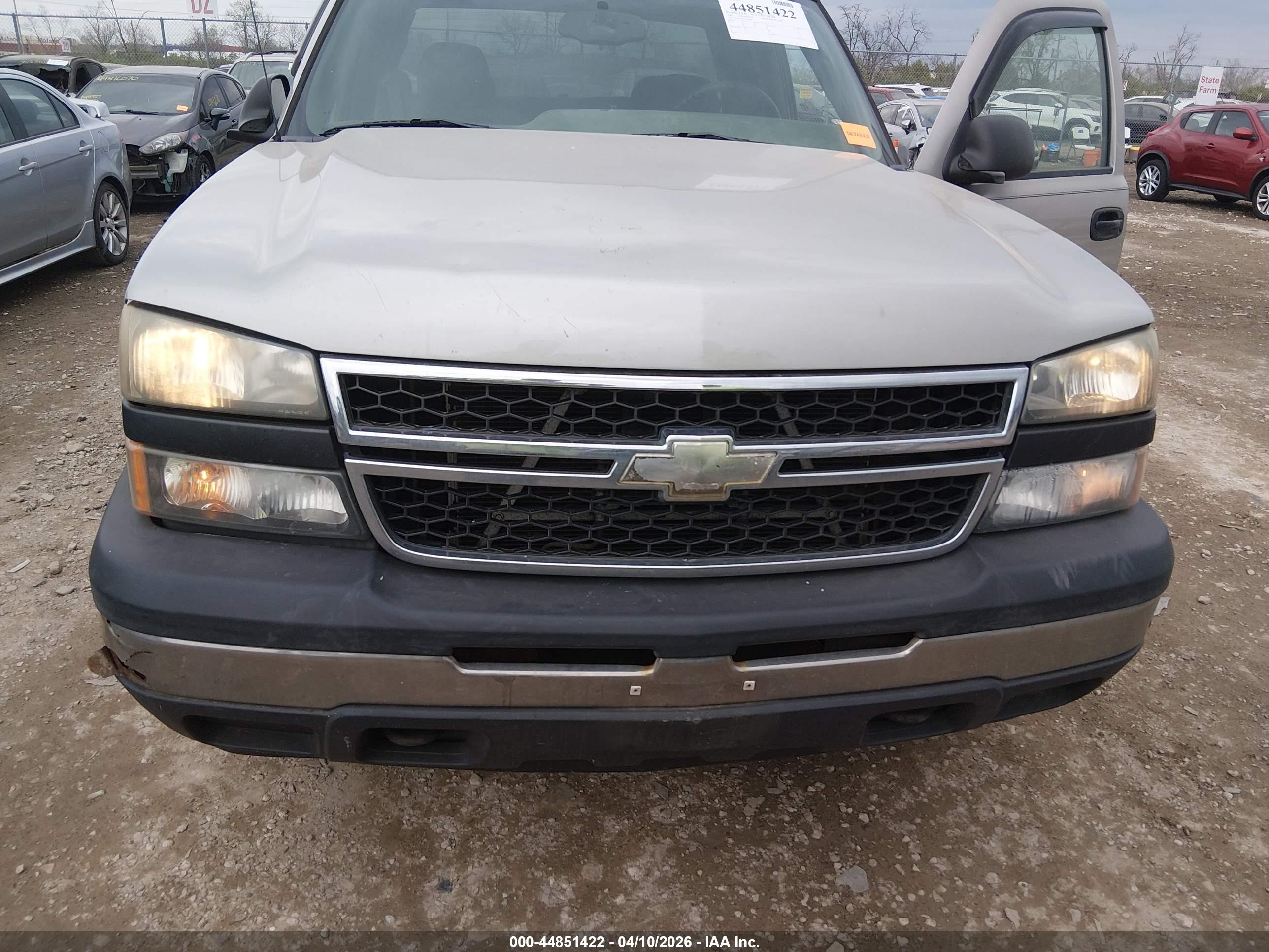 CHEVROLET SILVERADO image 6
