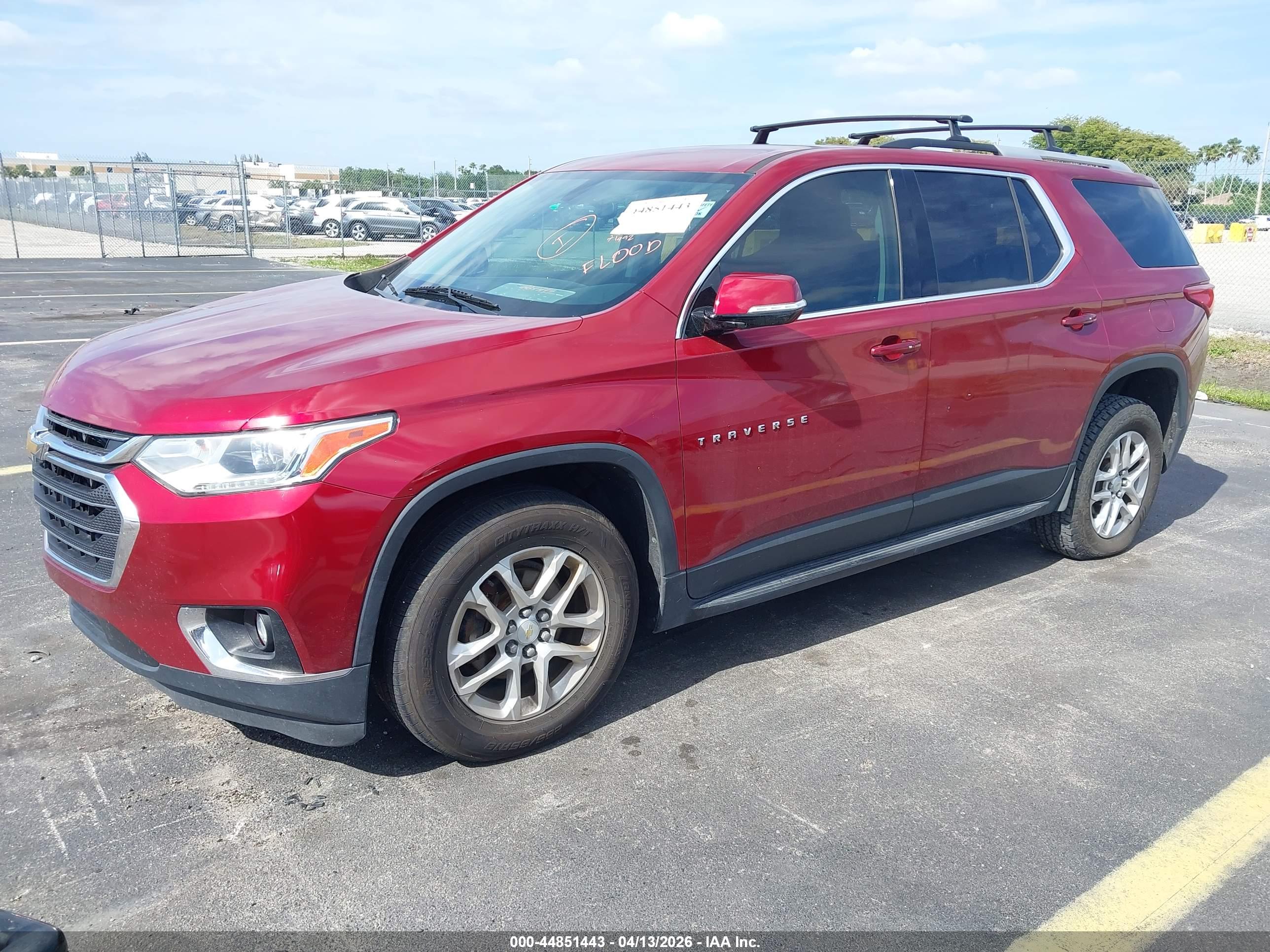 CHEVROLET TRAVERSE image 2