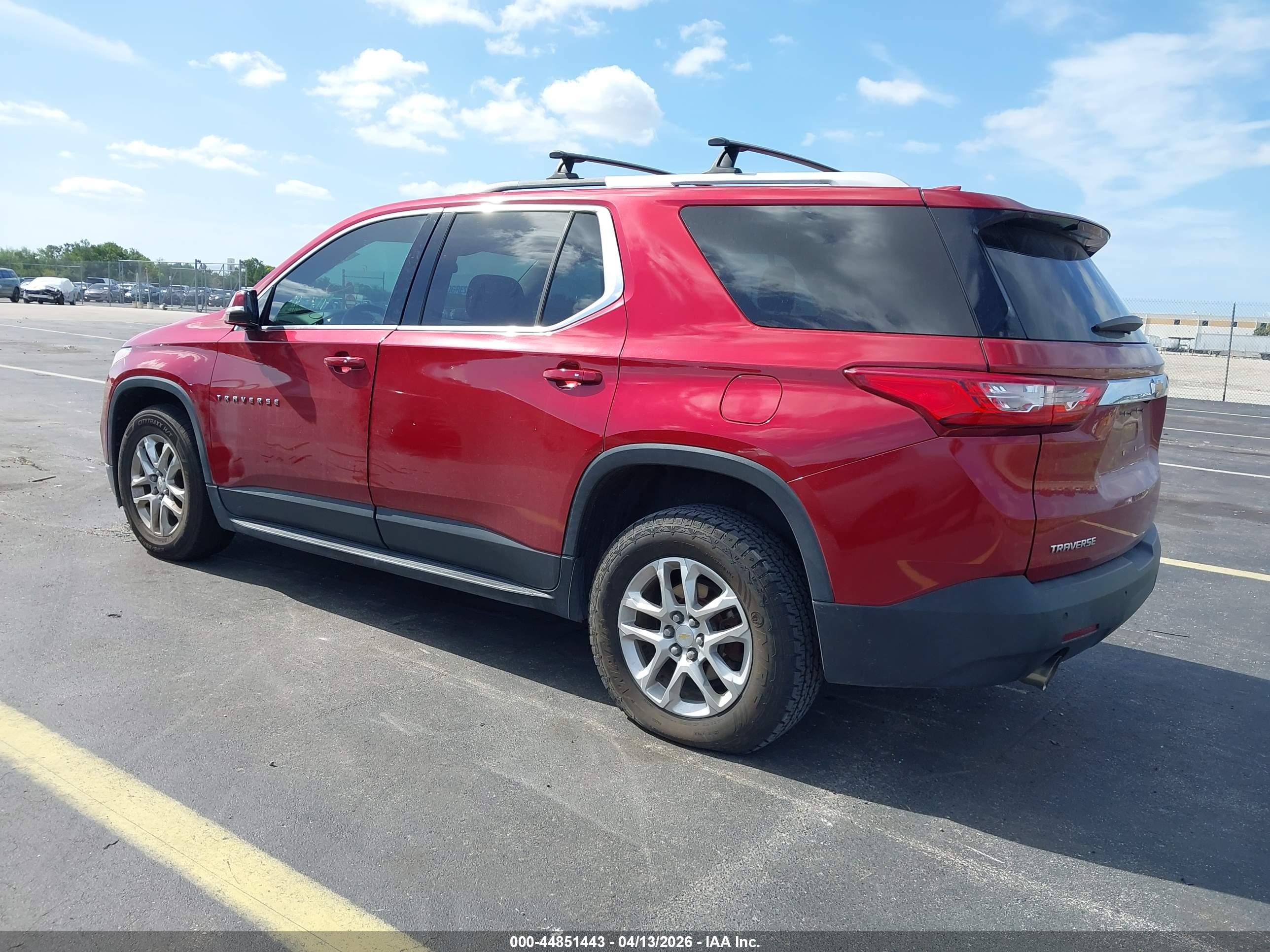 CHEVROLET TRAVERSE image 3