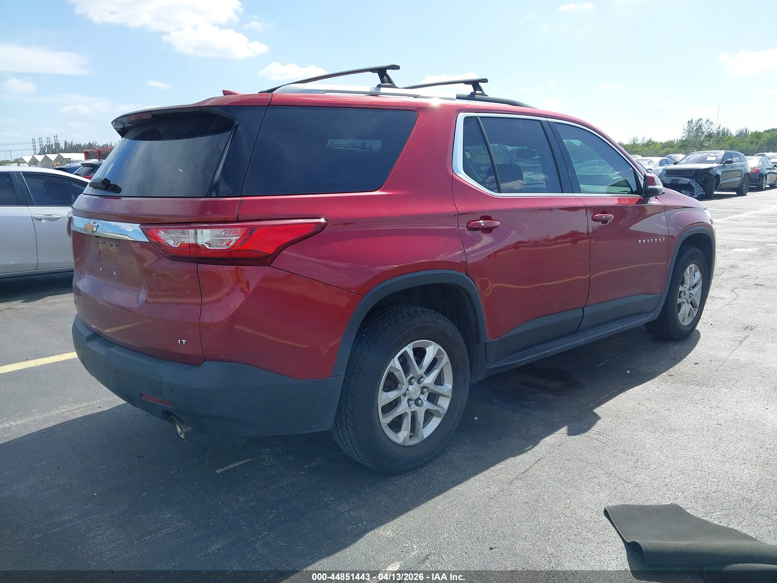 CHEVROLET TRAVERSE image 4