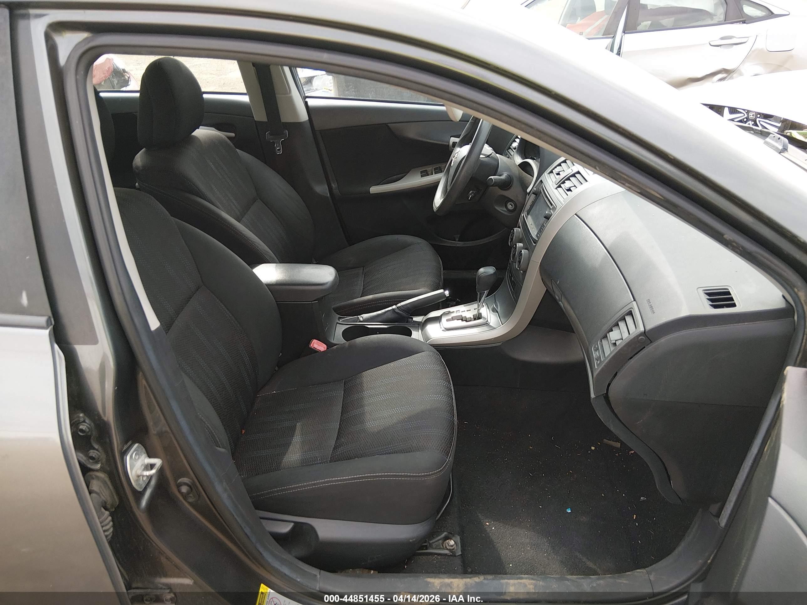 TOYOTA COROLLA image 5