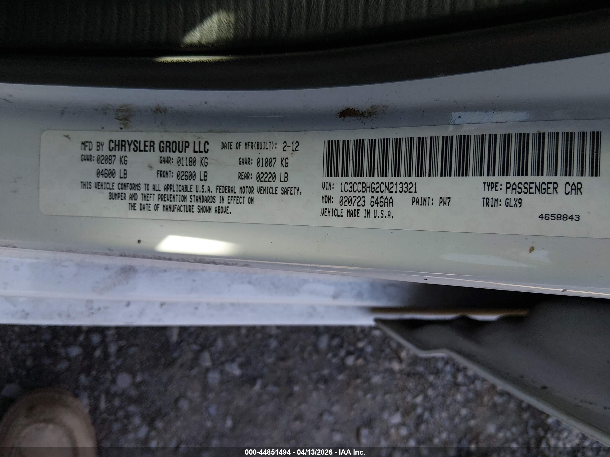 CHRYSLER 200 image 9
