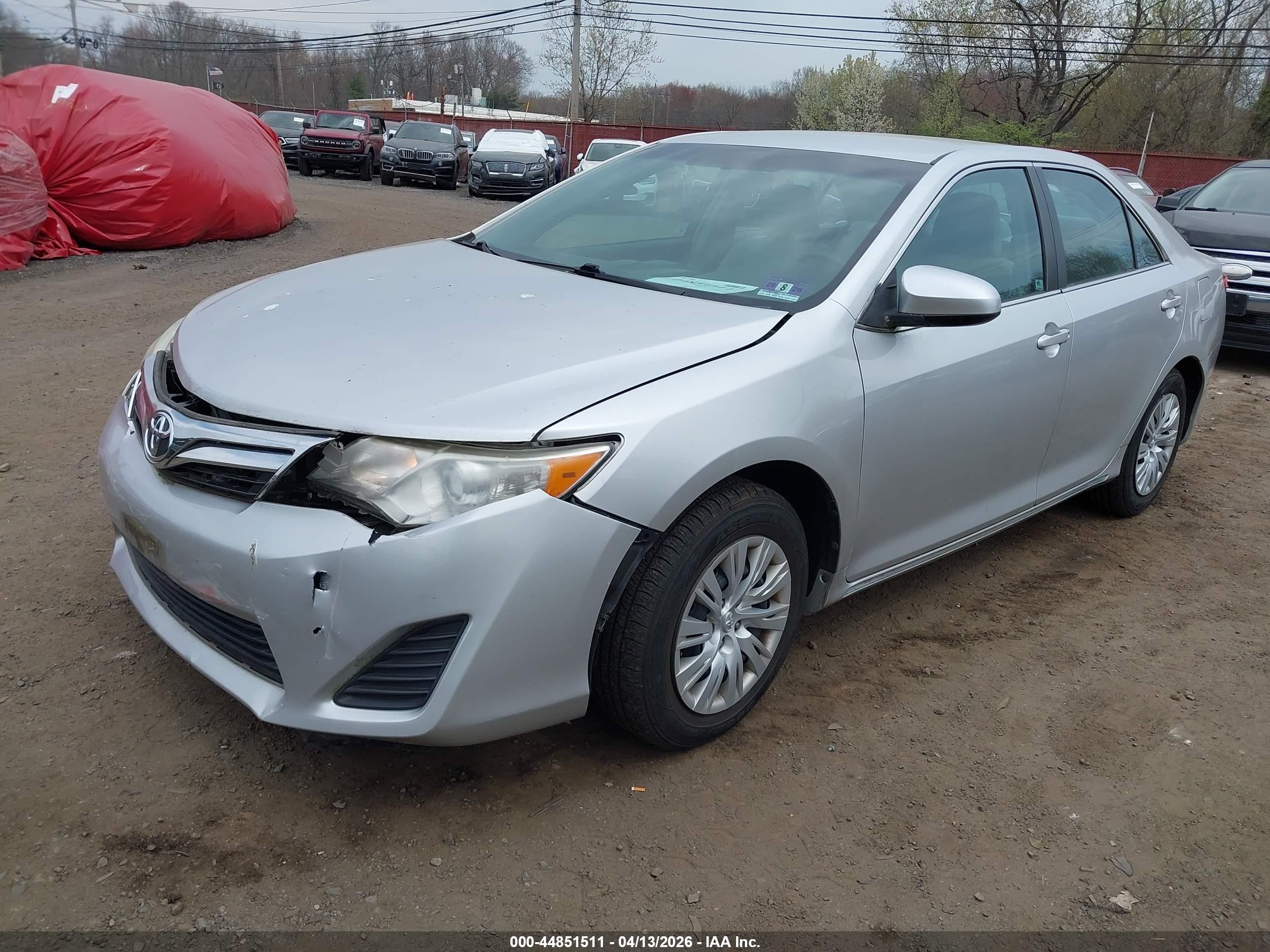 TOYOTA CAMRY image 2