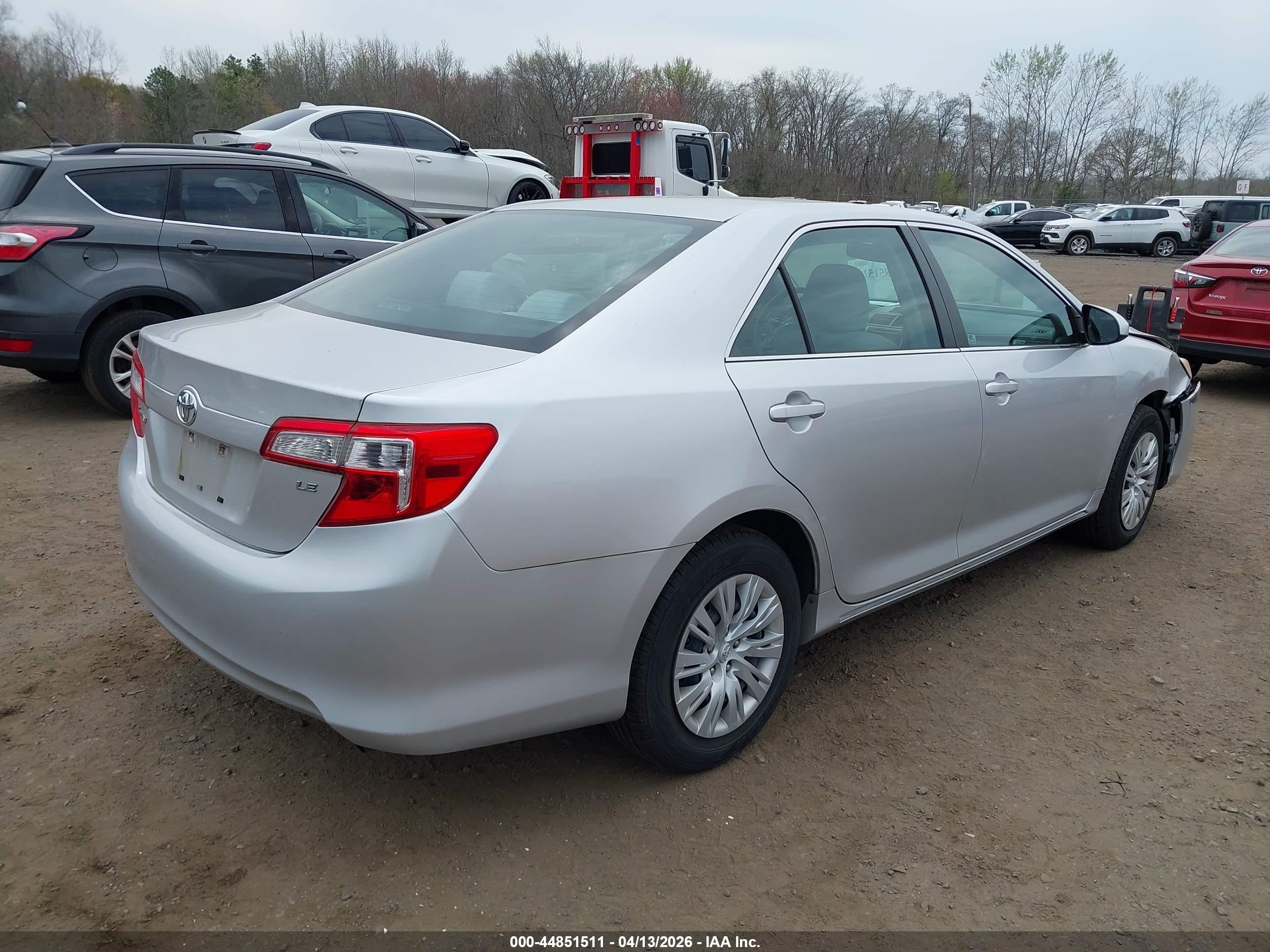 TOYOTA CAMRY image 4