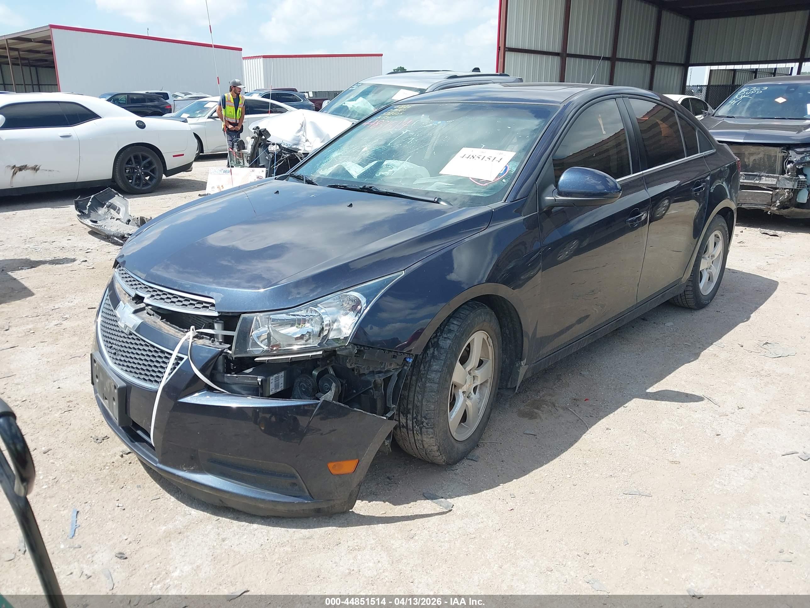 CHEVROLET CRUZE image 2