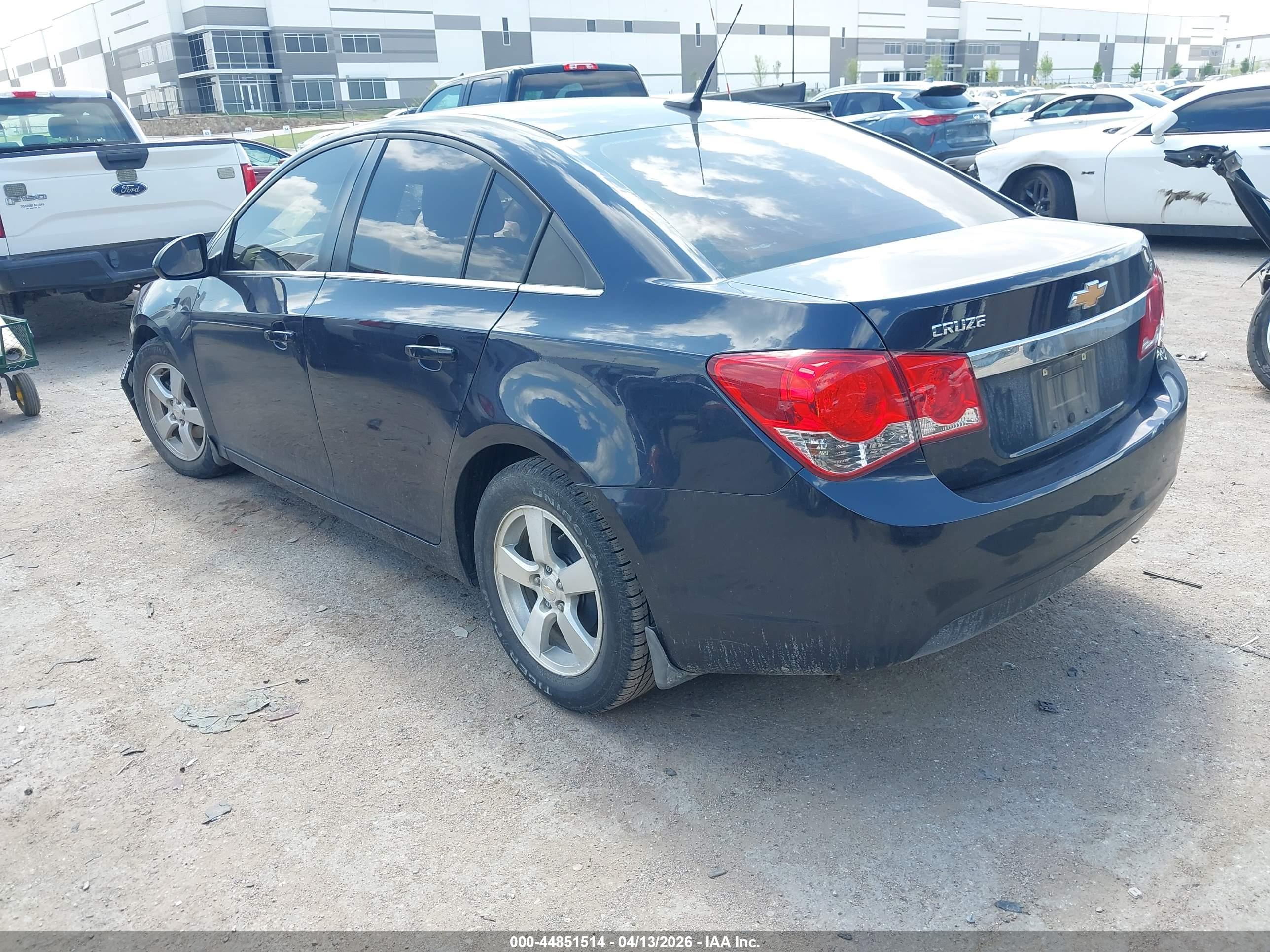 CHEVROLET CRUZE image 3