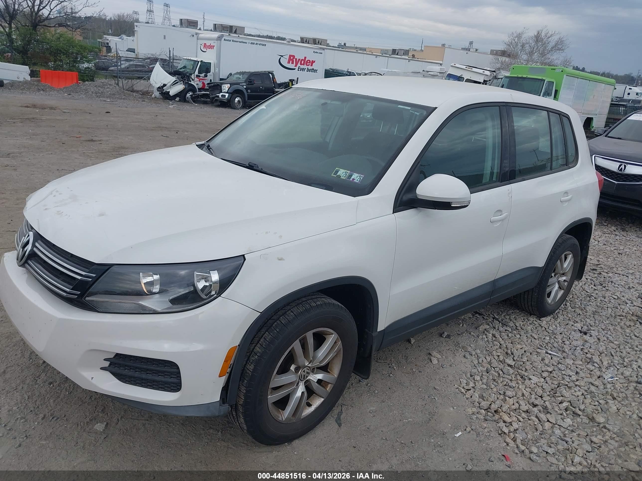 VOLKSWAGEN TIGUAN image 2