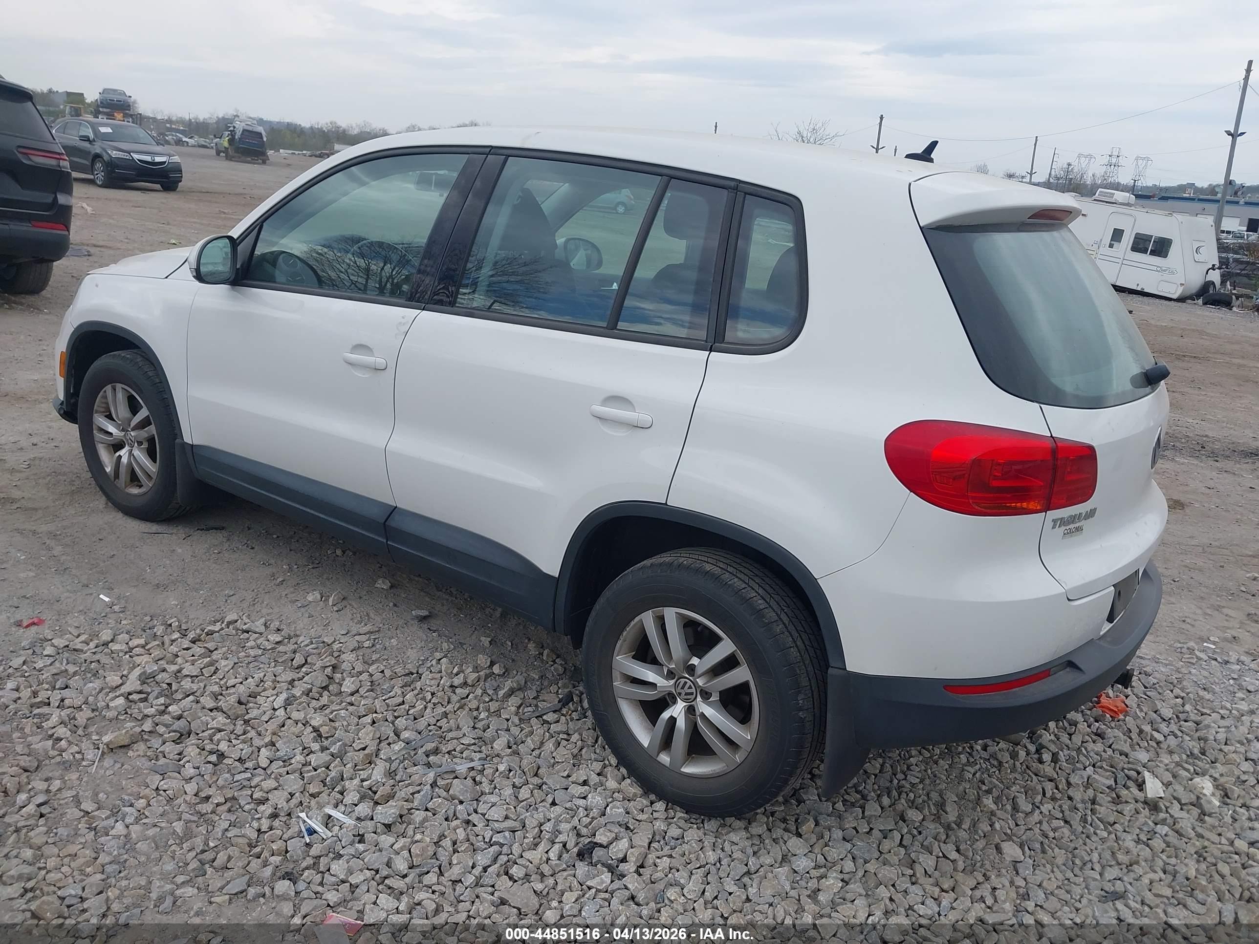 VOLKSWAGEN TIGUAN image 3