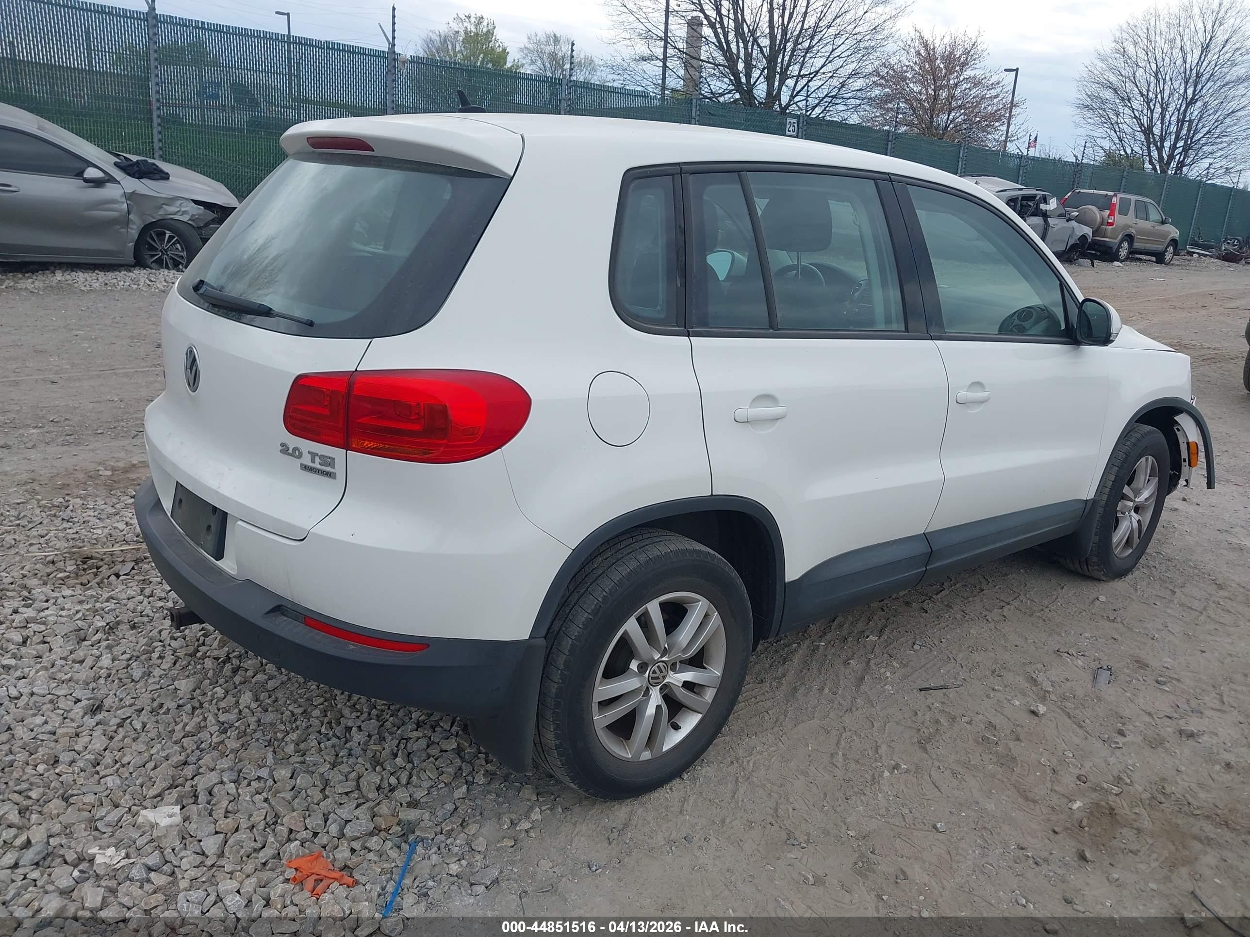 VOLKSWAGEN TIGUAN image 4