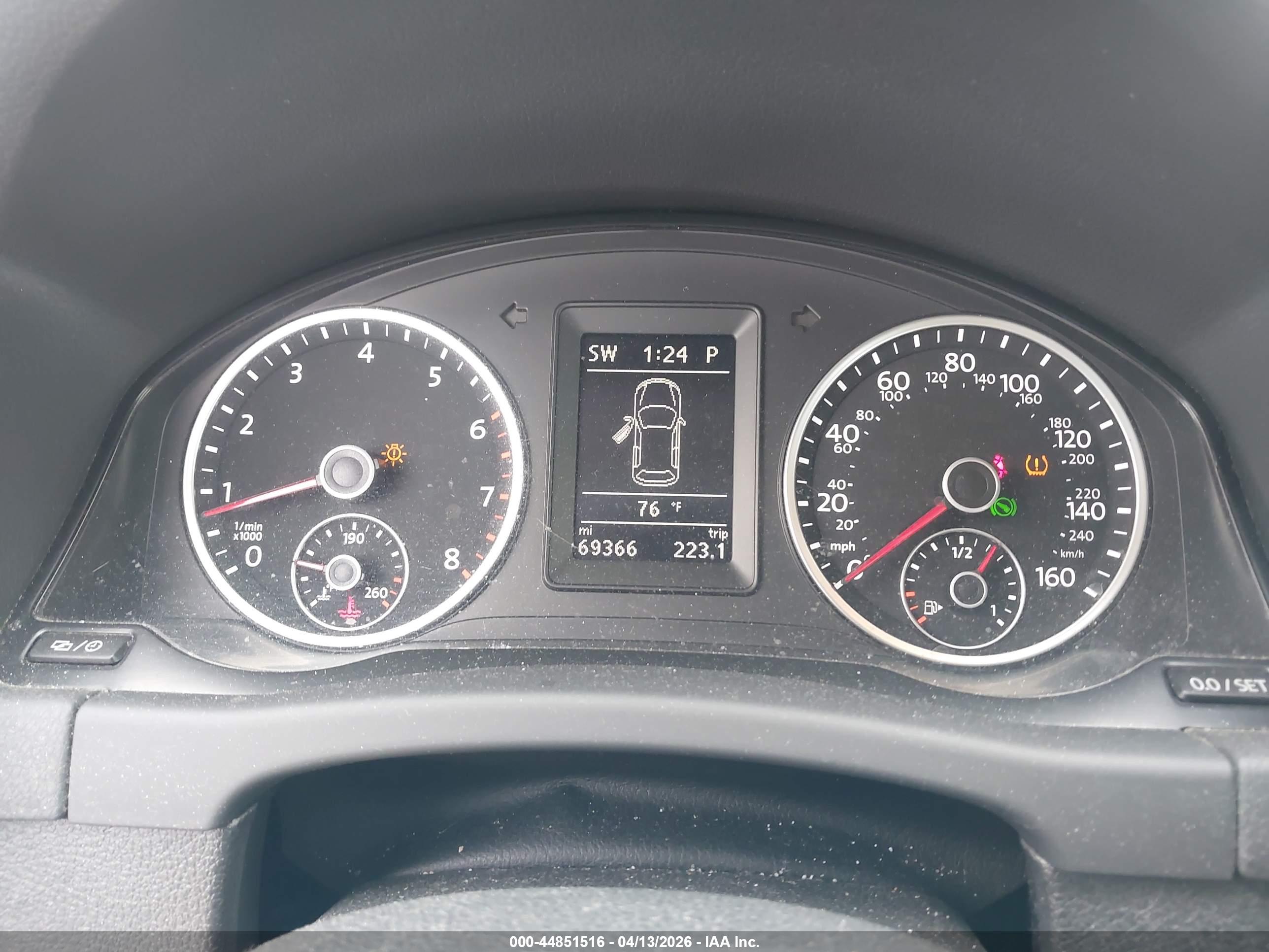 VOLKSWAGEN TIGUAN image 7