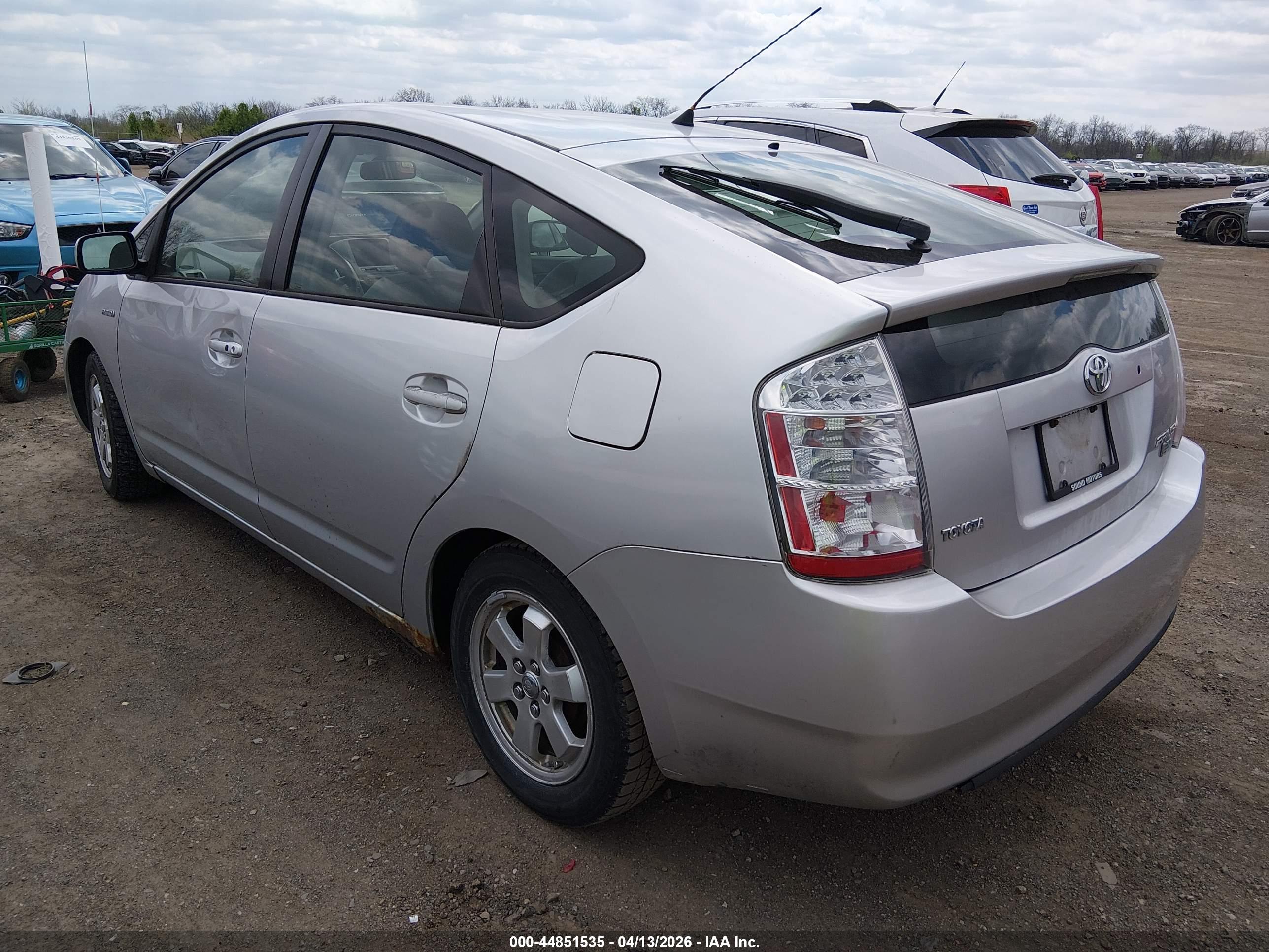 TOYOTA PRIUS image 3
