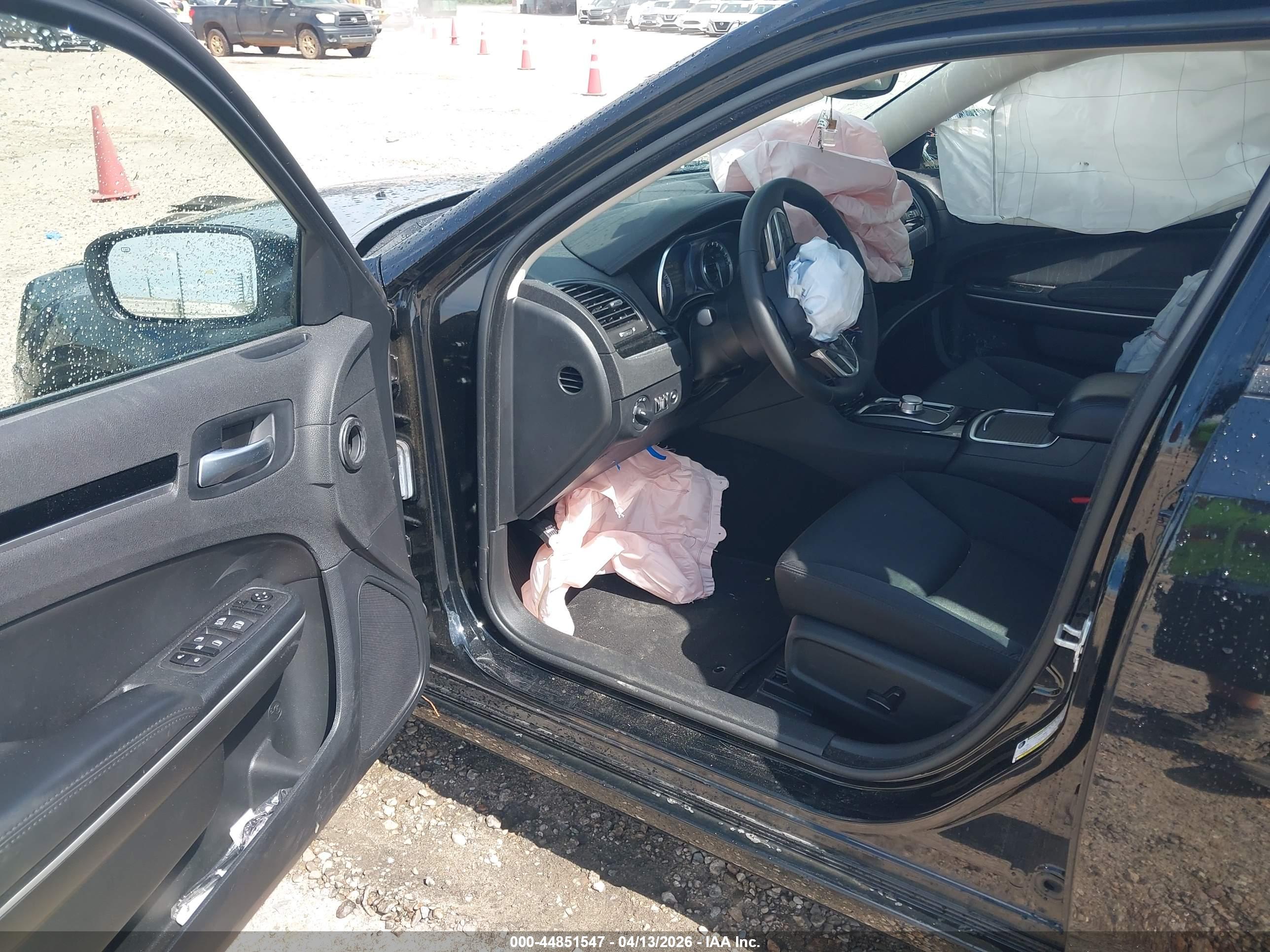 CHRYSLER 300 image 5