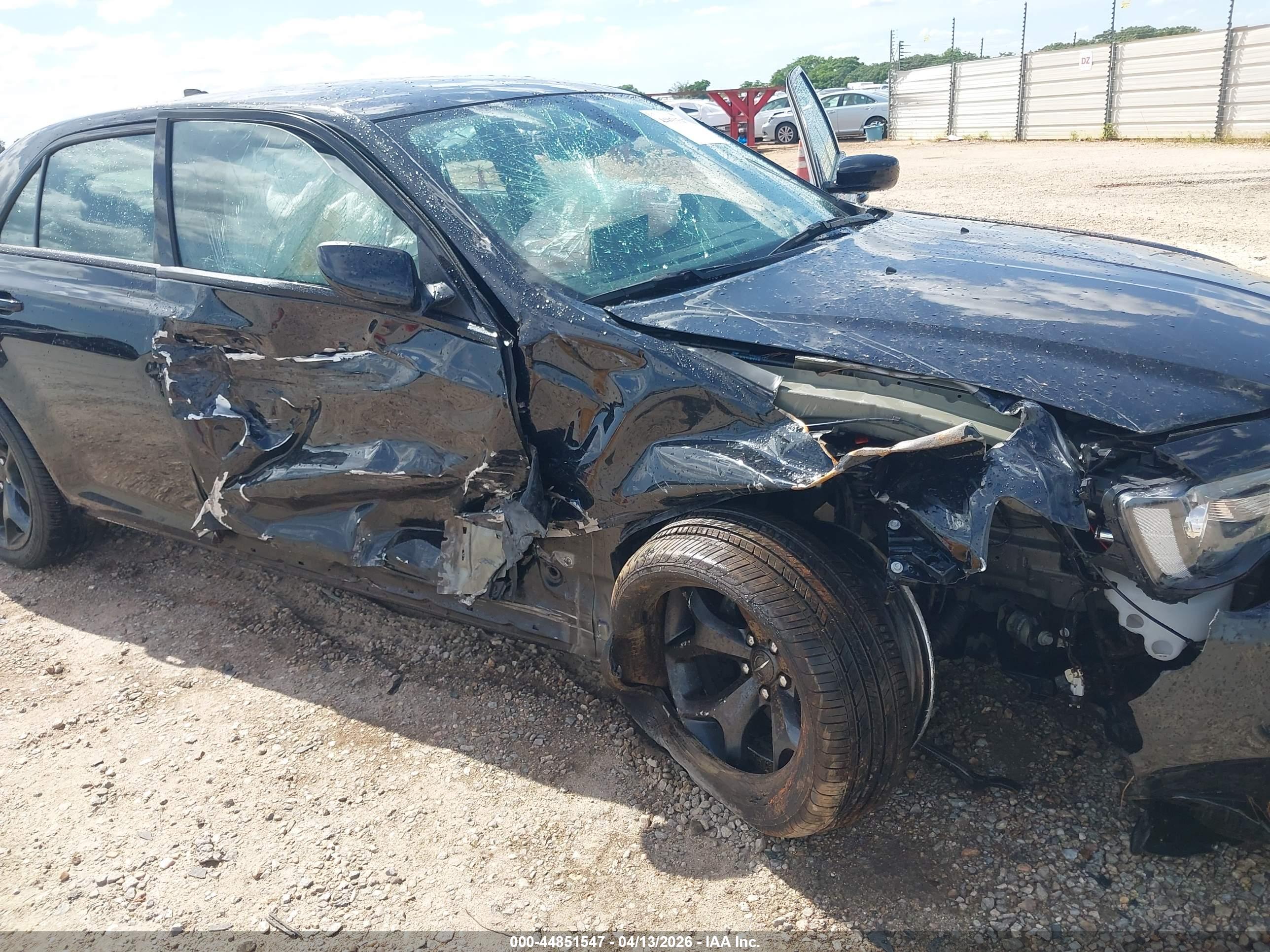 CHRYSLER 300 image 6