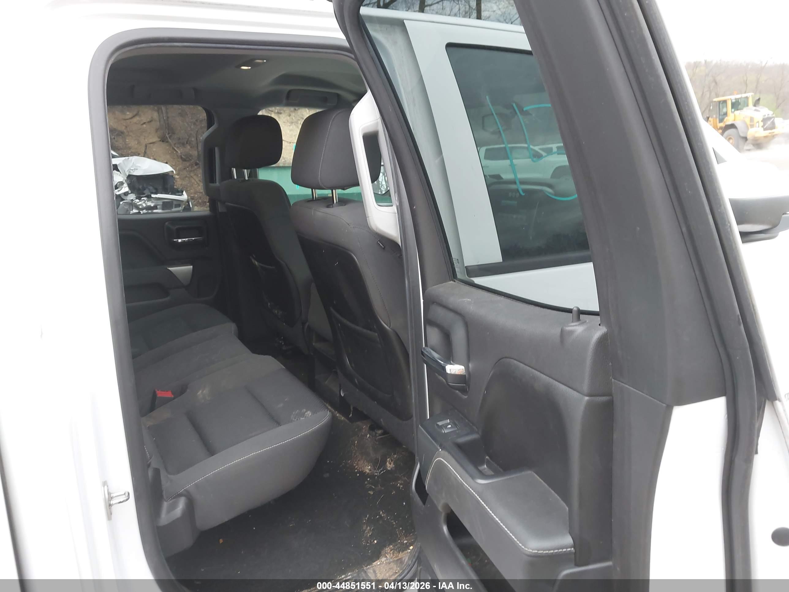 CHEVROLET SILVERADO image 8