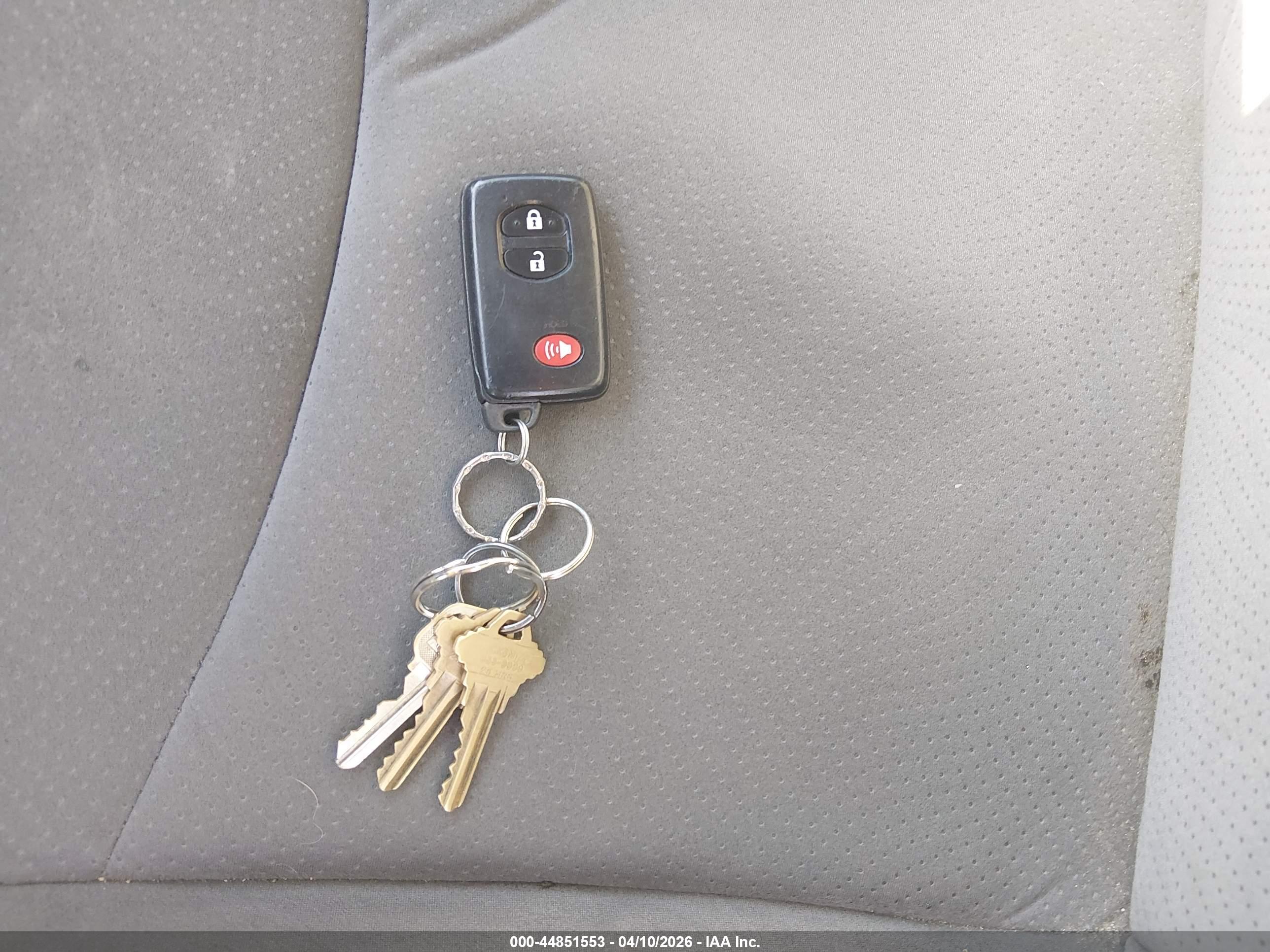 TOYOTA PRIUS image 11