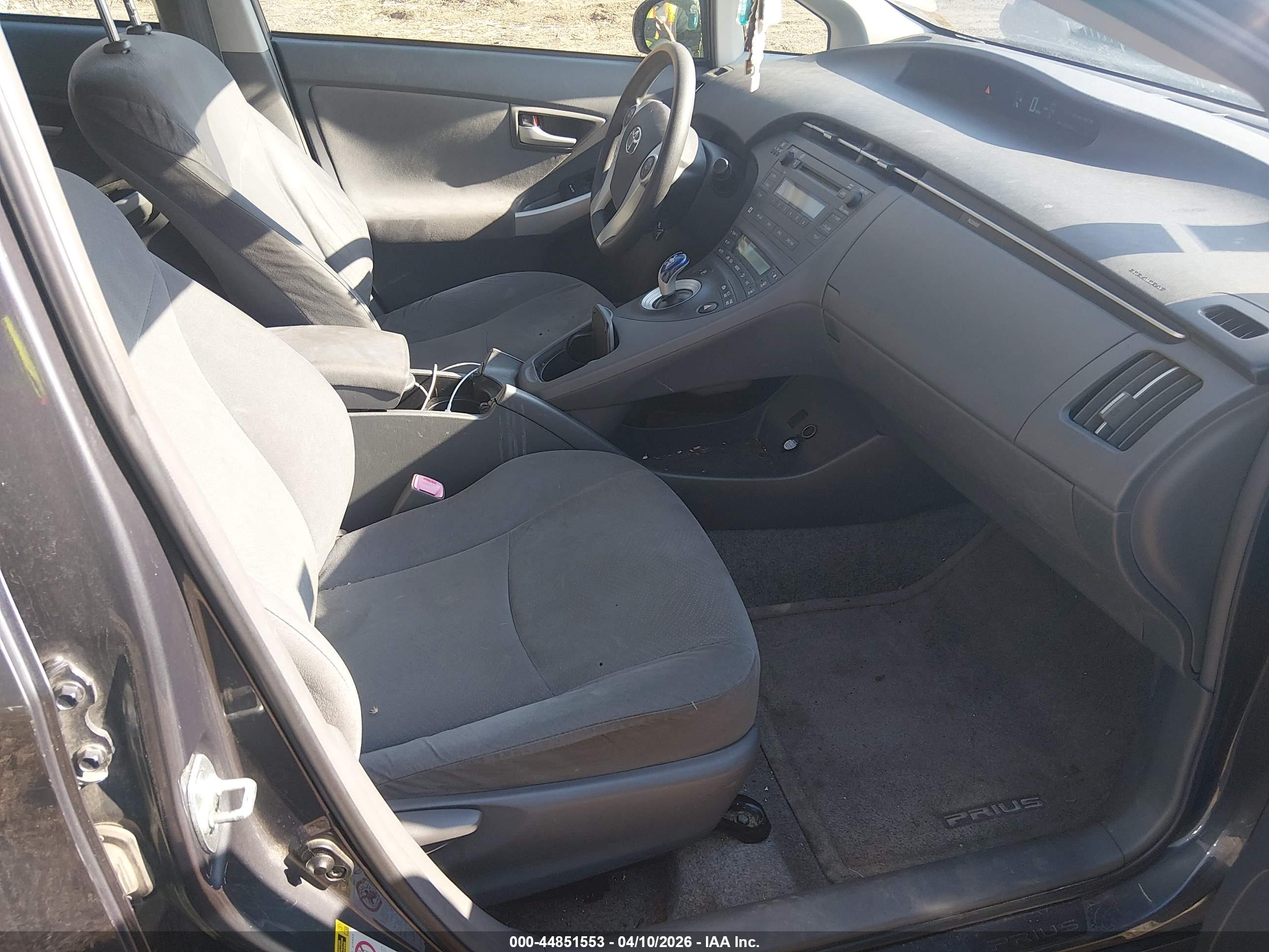 TOYOTA PRIUS image 5