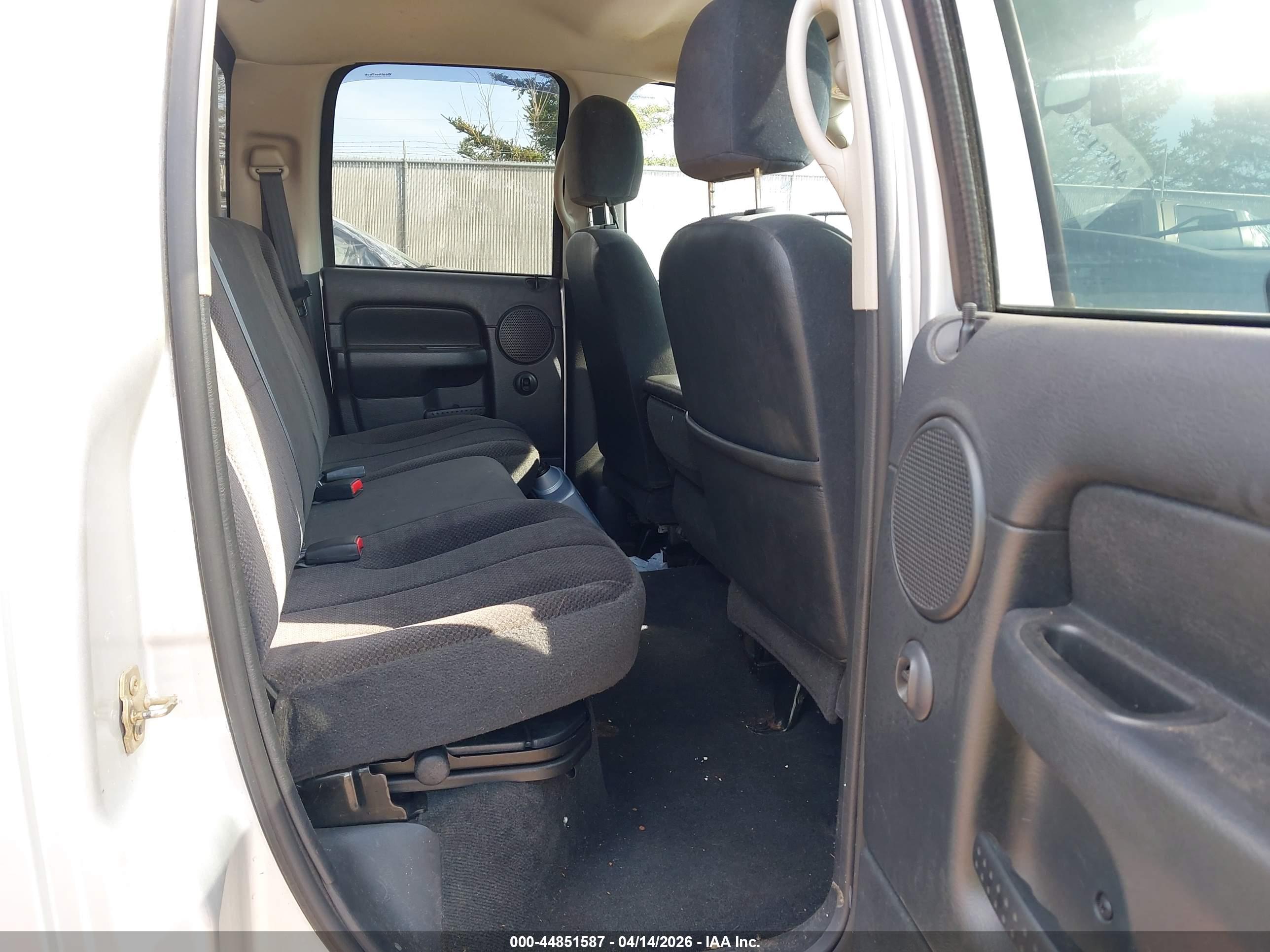 DODGE RAM image 8