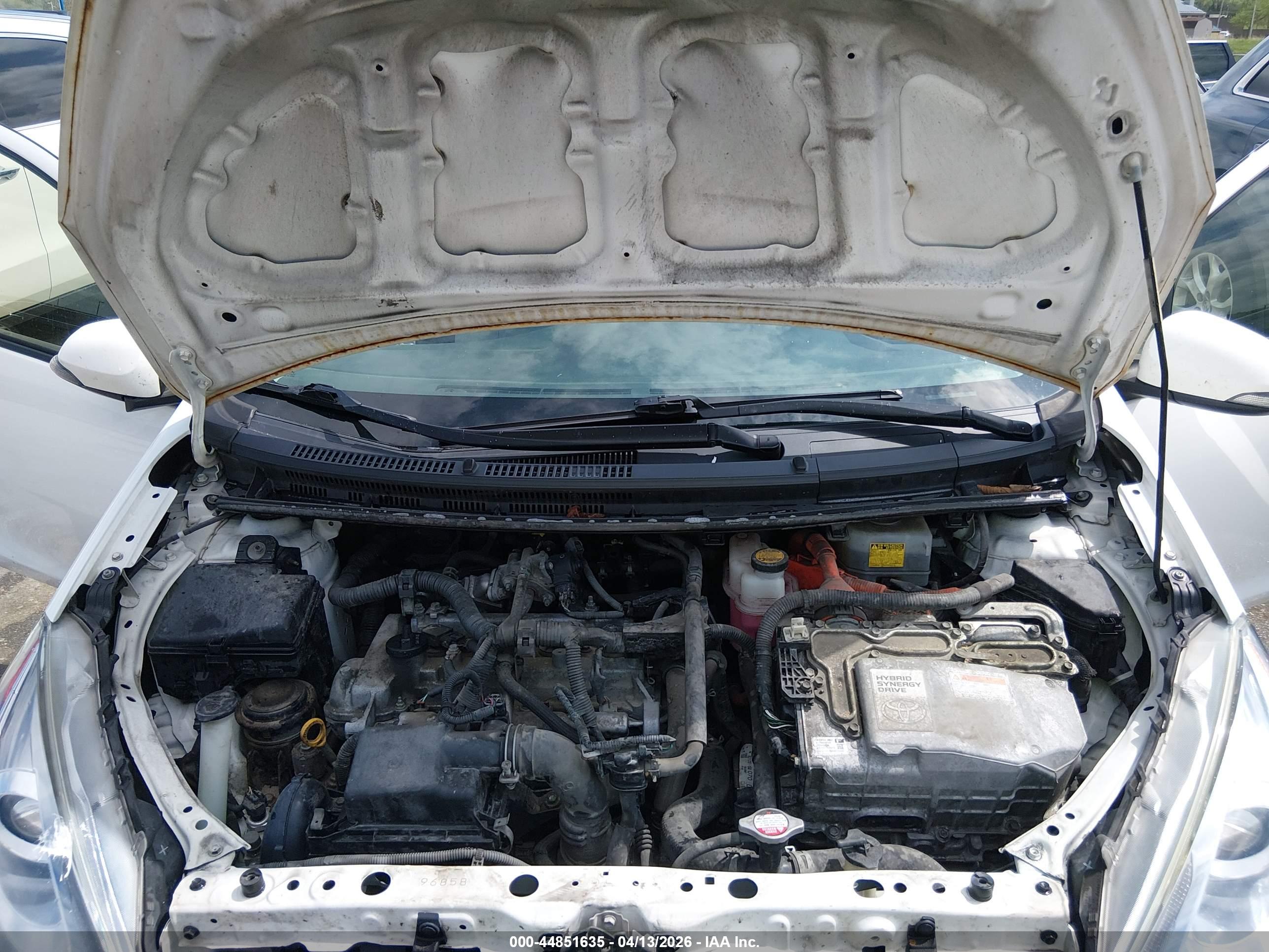 TOYOTA PRIUS image 10