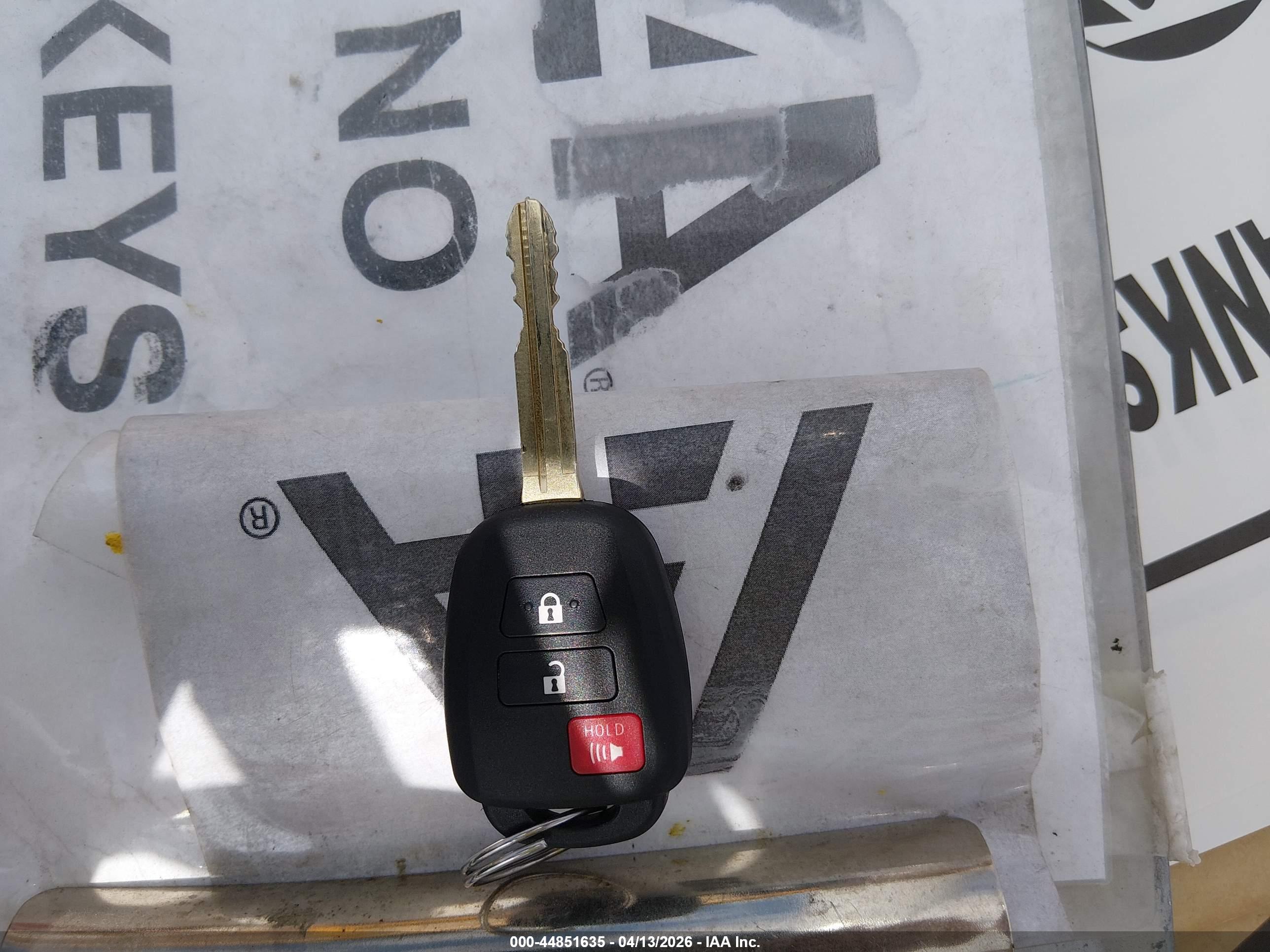 TOYOTA PRIUS image 11