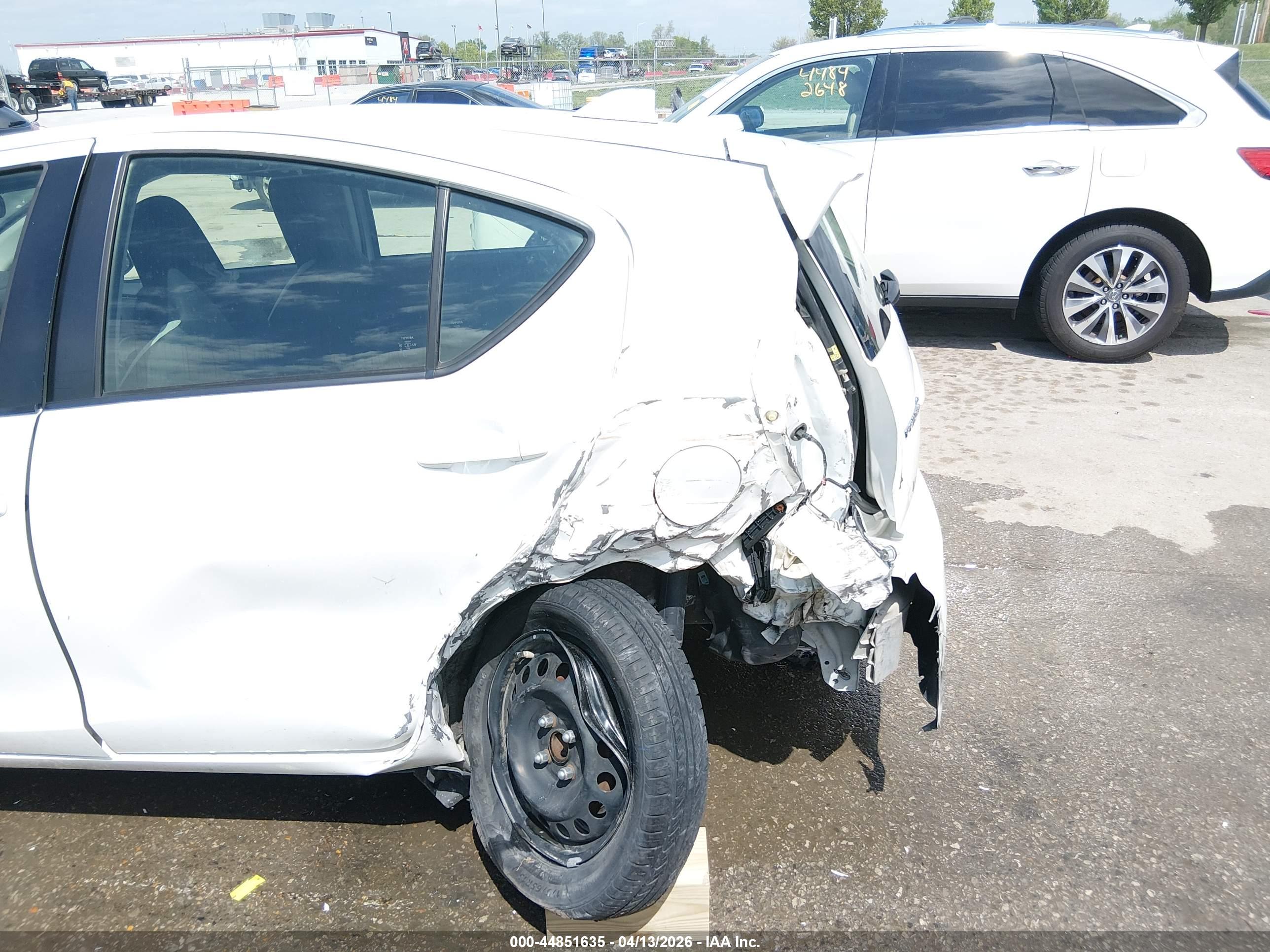 TOYOTA PRIUS image 6