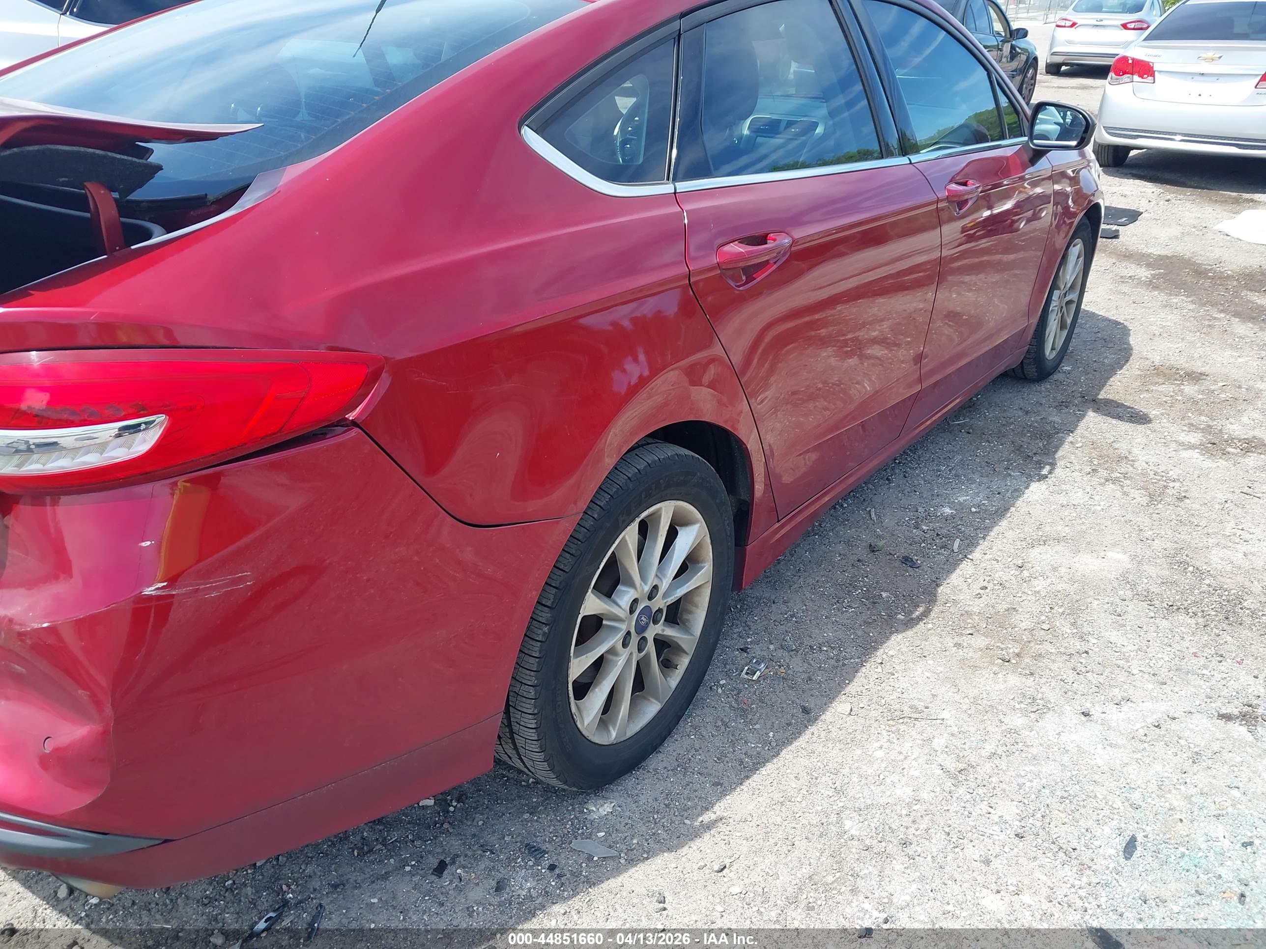 FORD FUSION image 6
